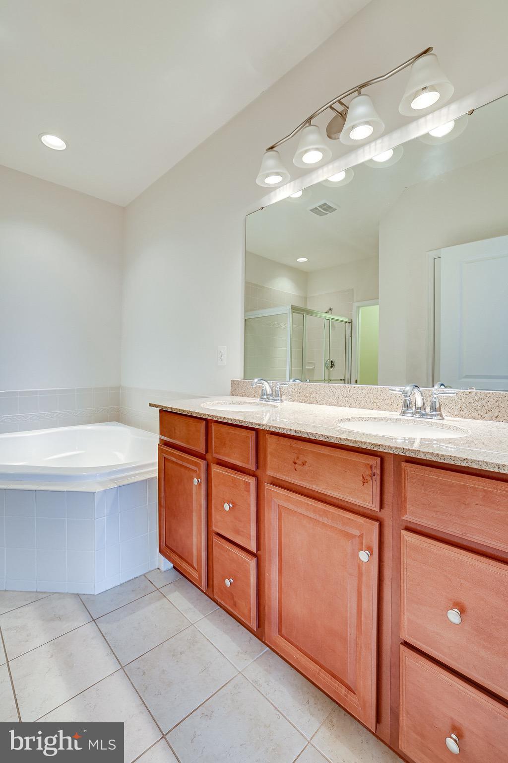 MORLEY CORNER - Residential