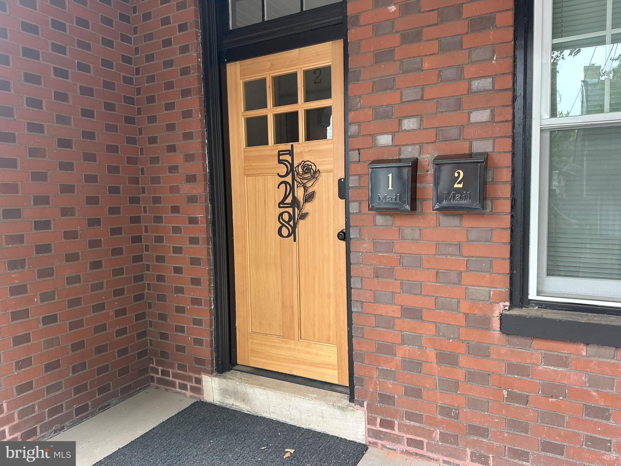 528 MANOR STREET