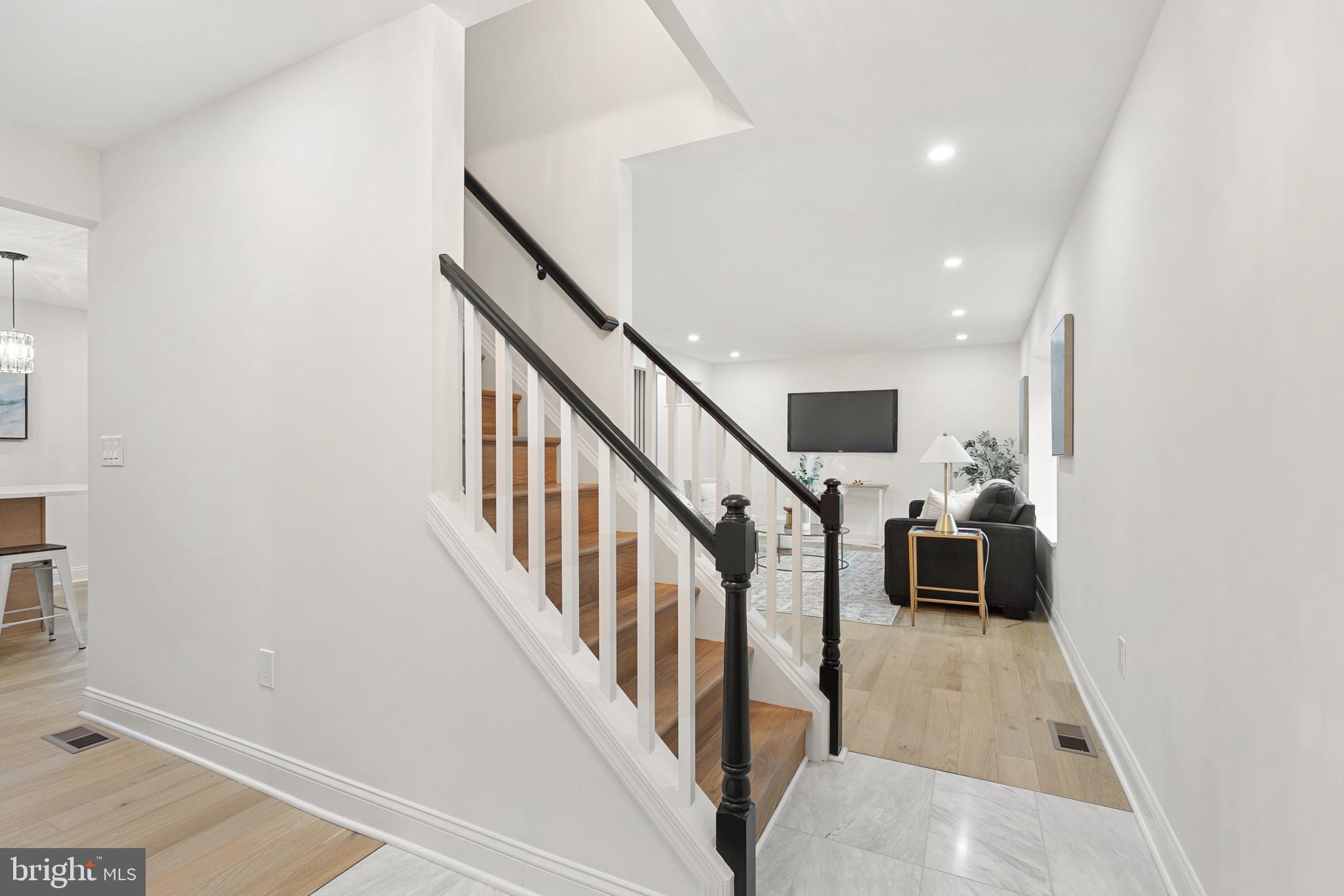 FALLS ESTATES - Residential