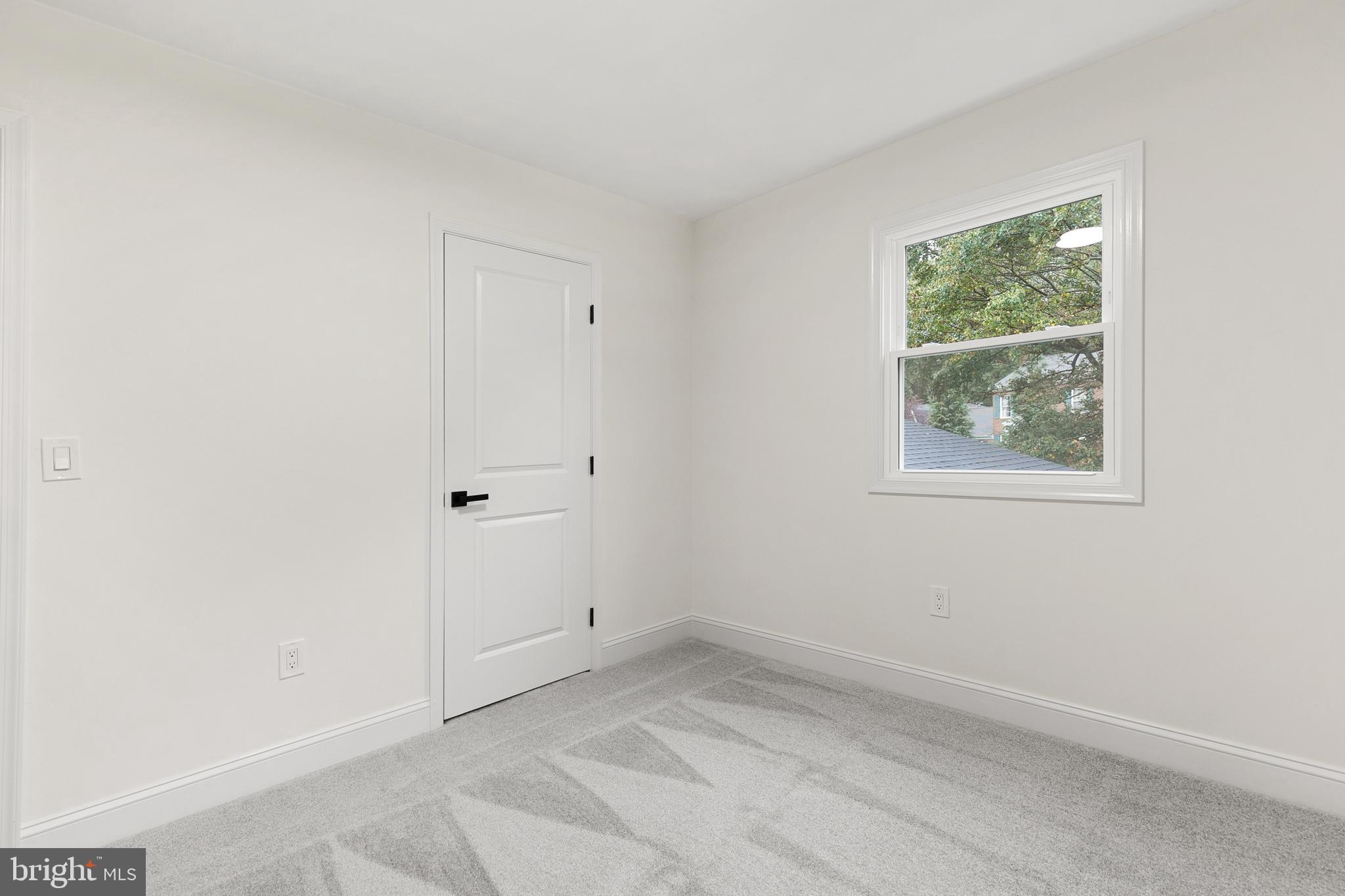 FALLS ESTATES - Residential