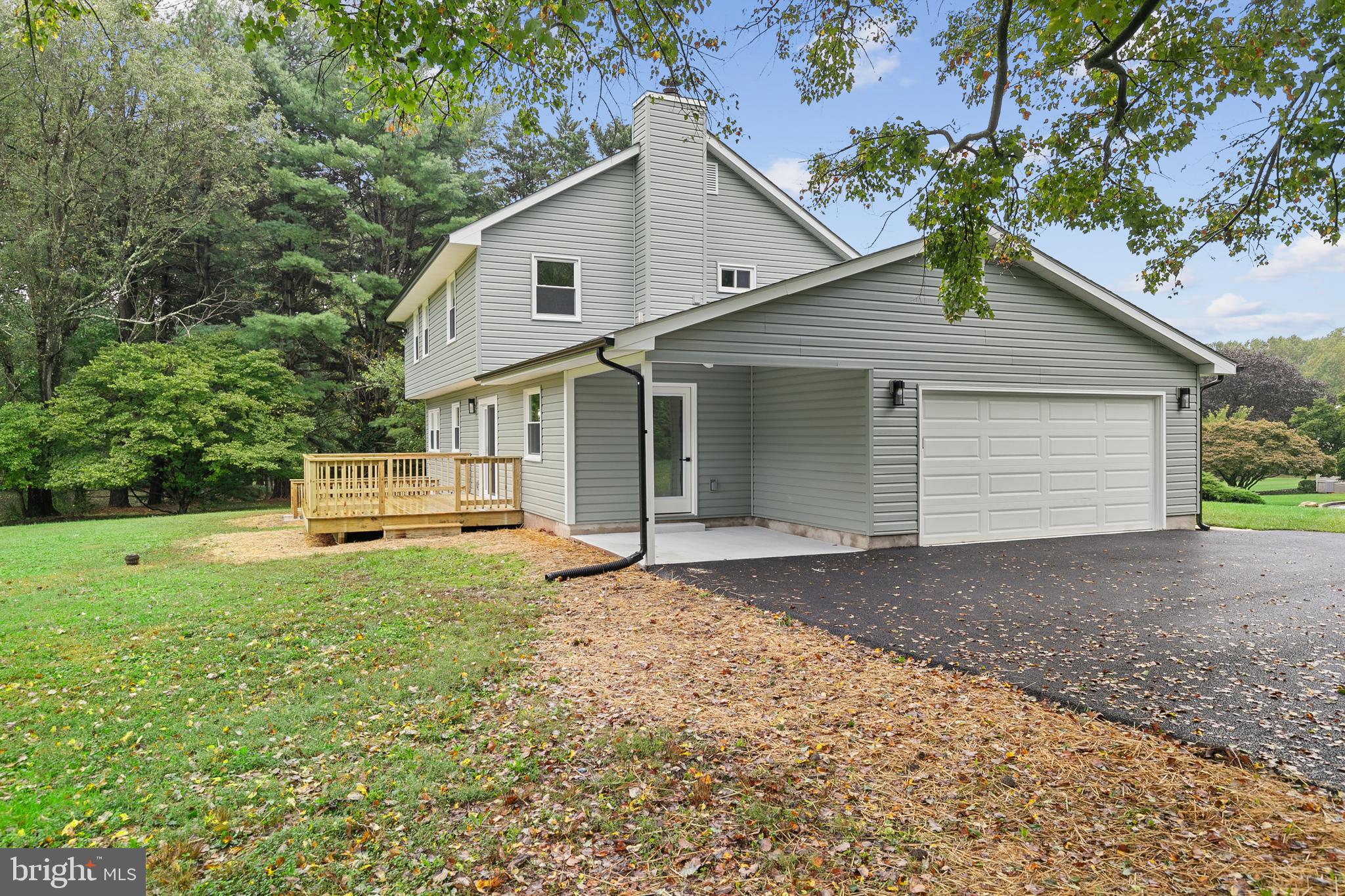FALLS ESTATES - Residential