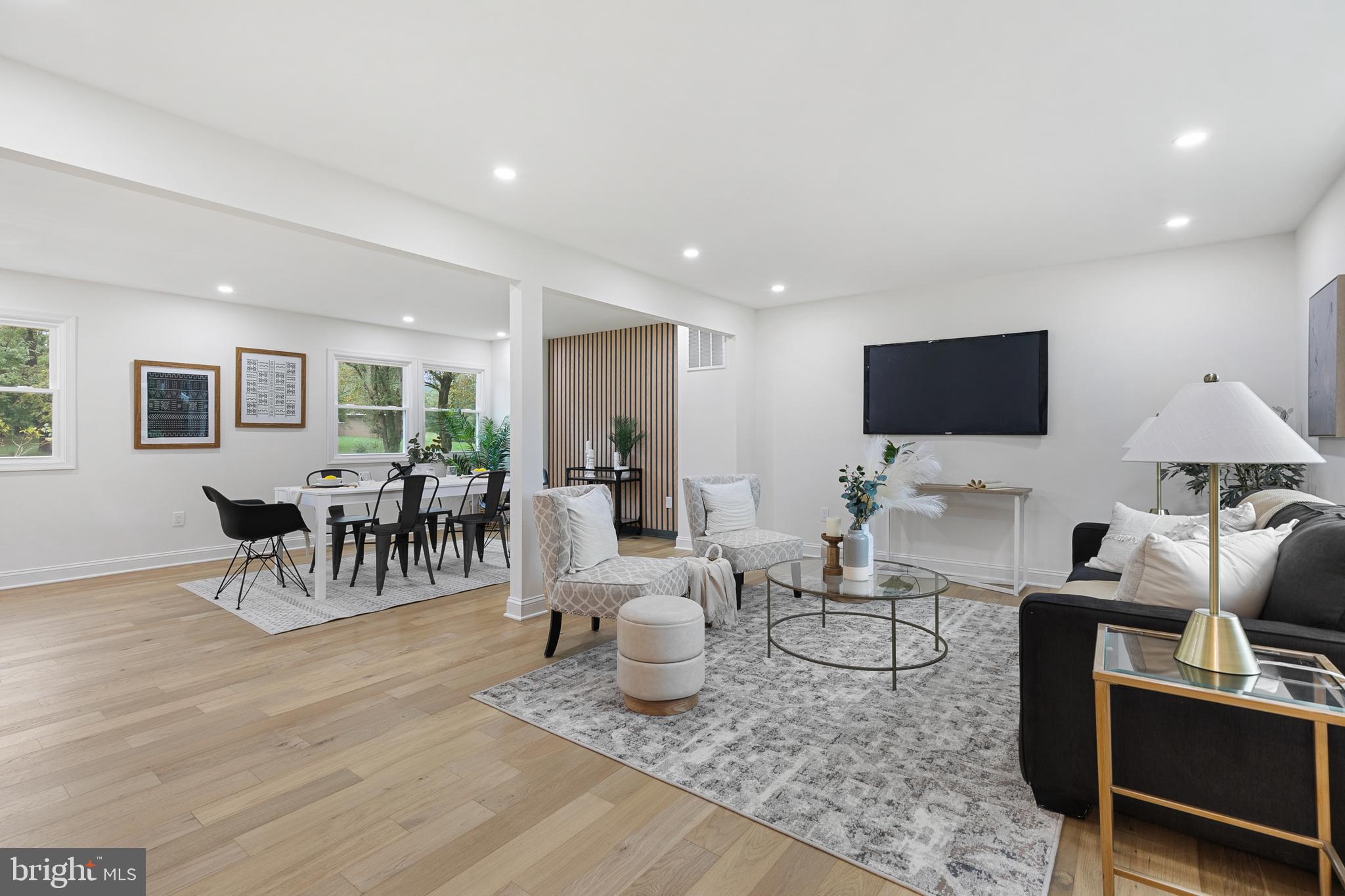 FALLS ESTATES - Residential