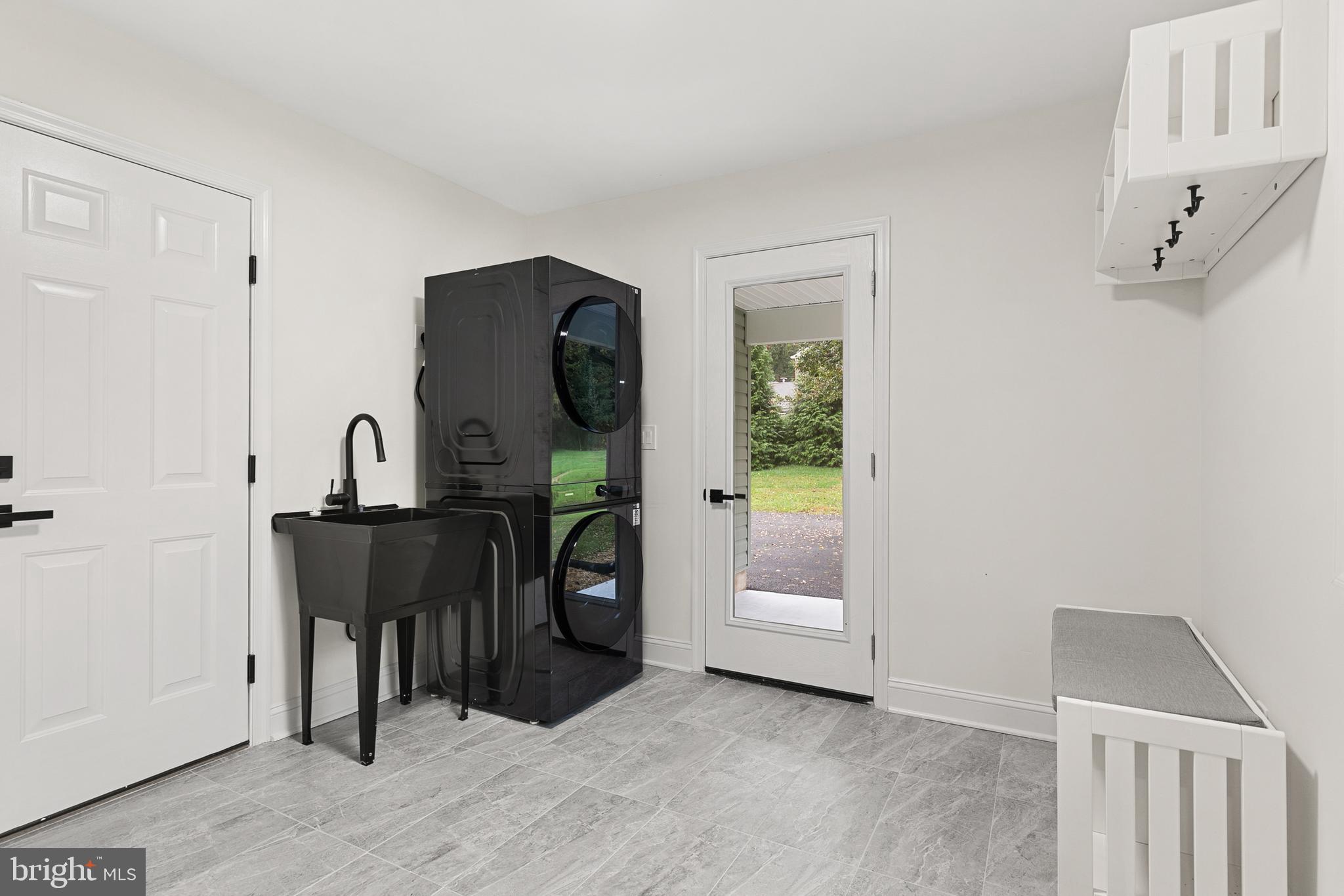 FALLS ESTATES - Residential