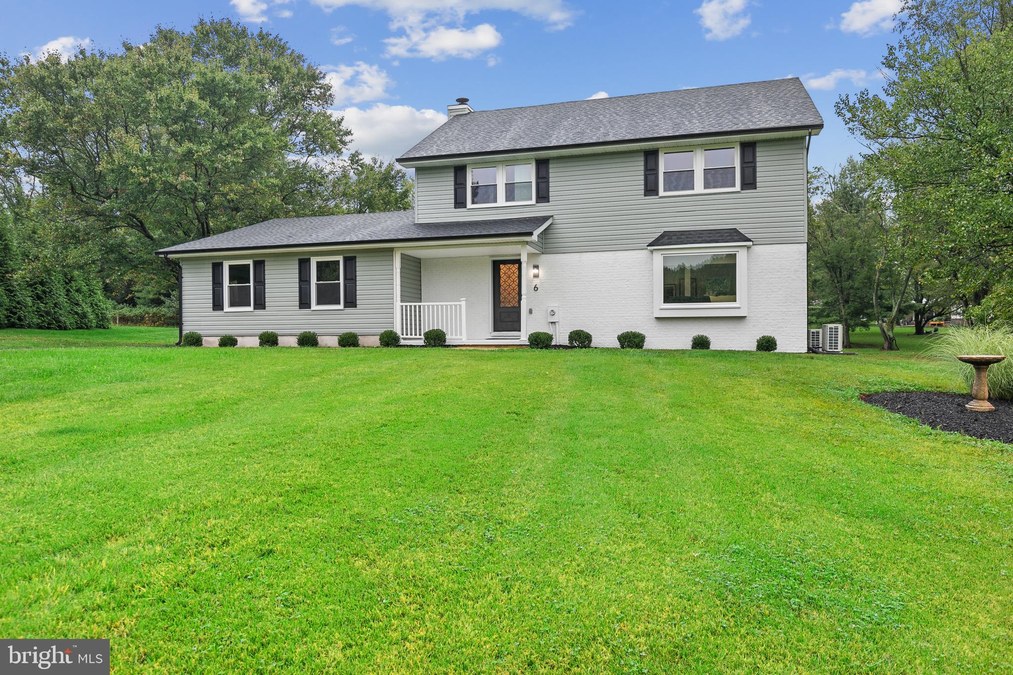 FALLS ESTATES - Residential