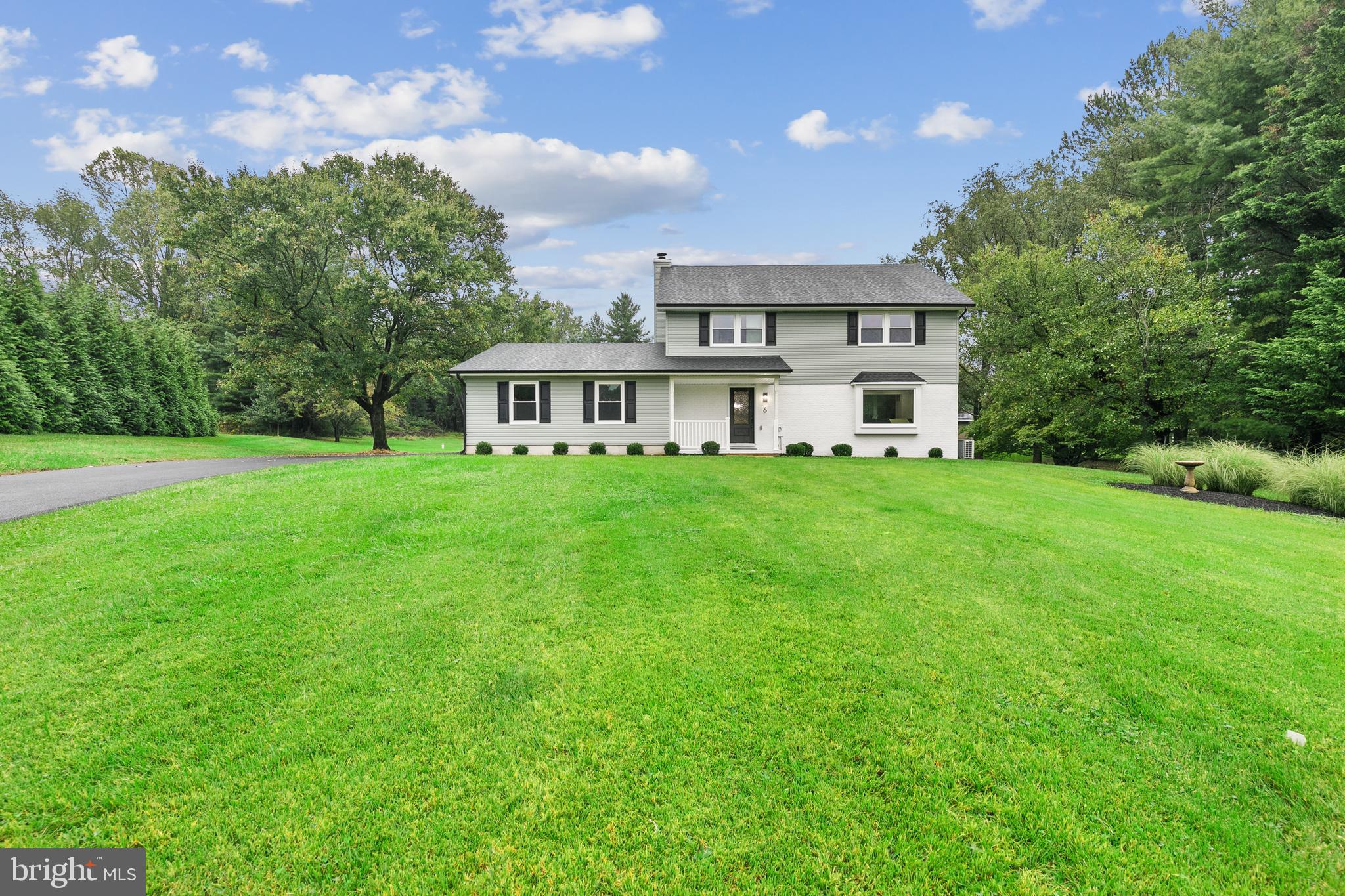 FALLS ESTATES - Residential