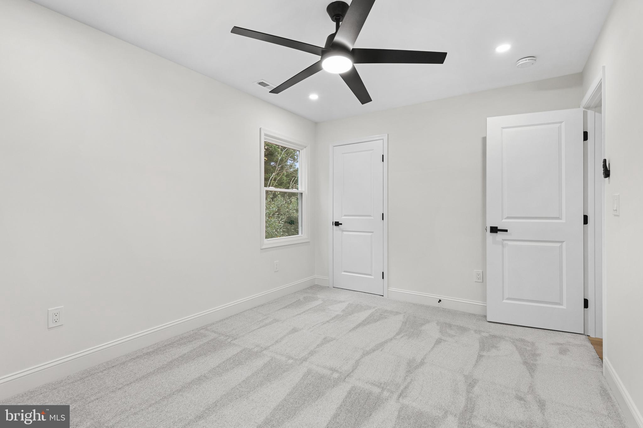 FALLS ESTATES - Residential