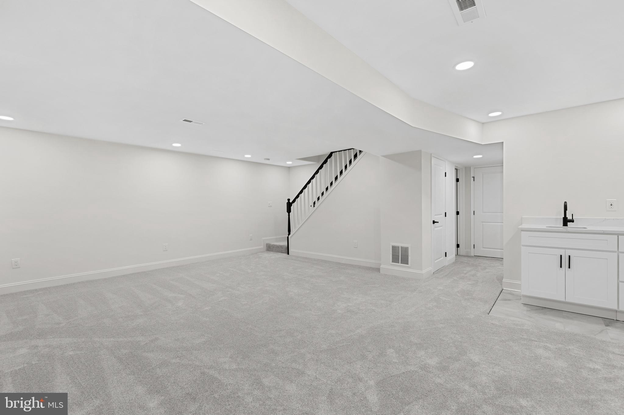 FALLS ESTATES - Residential
