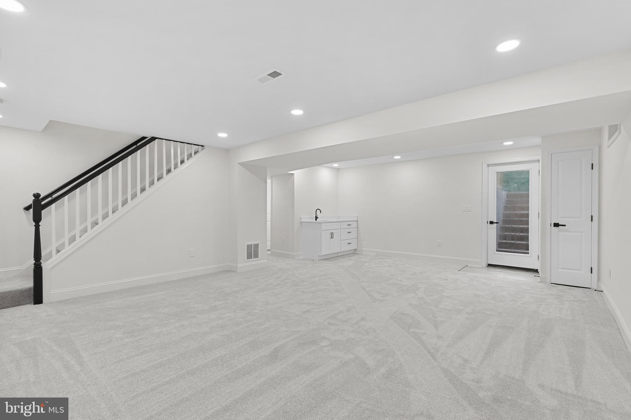 FALLS ESTATES - Residential