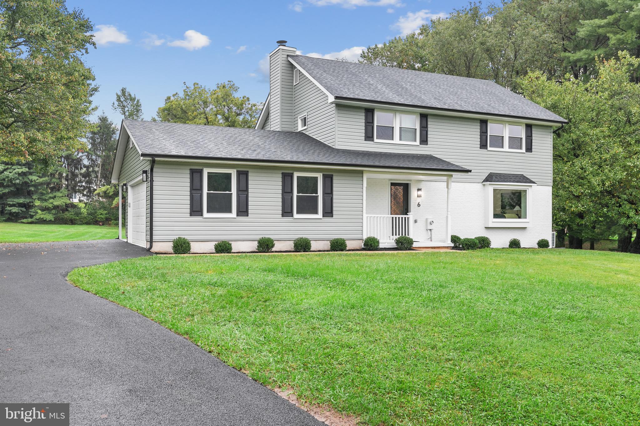 FALLS ESTATES - Residential