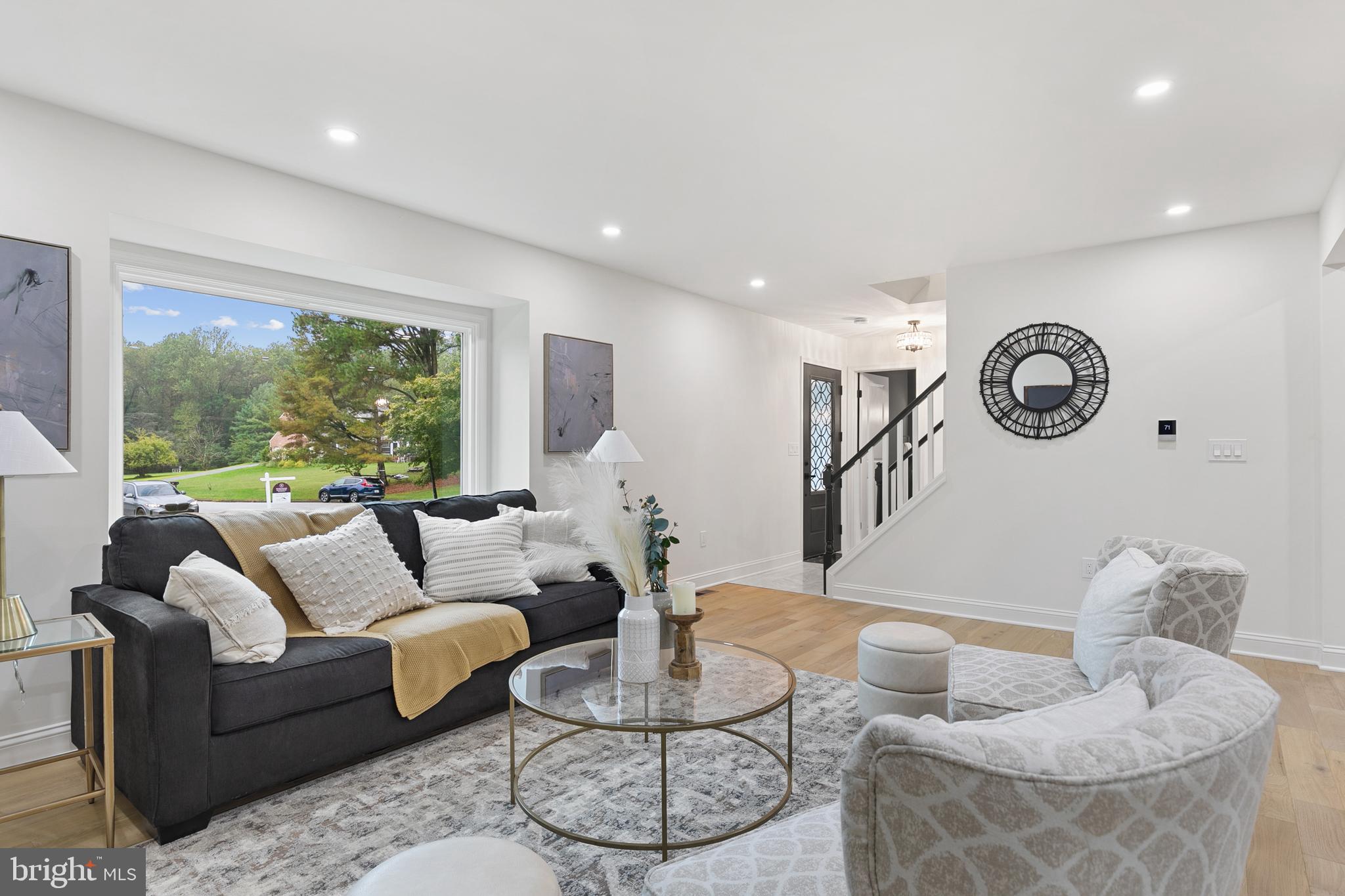 FALLS ESTATES - Residential