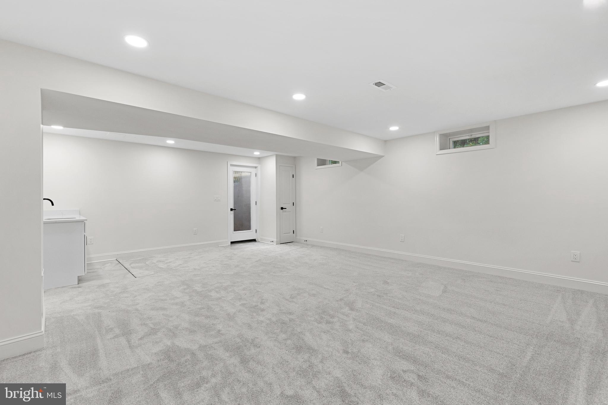 FALLS ESTATES - Residential