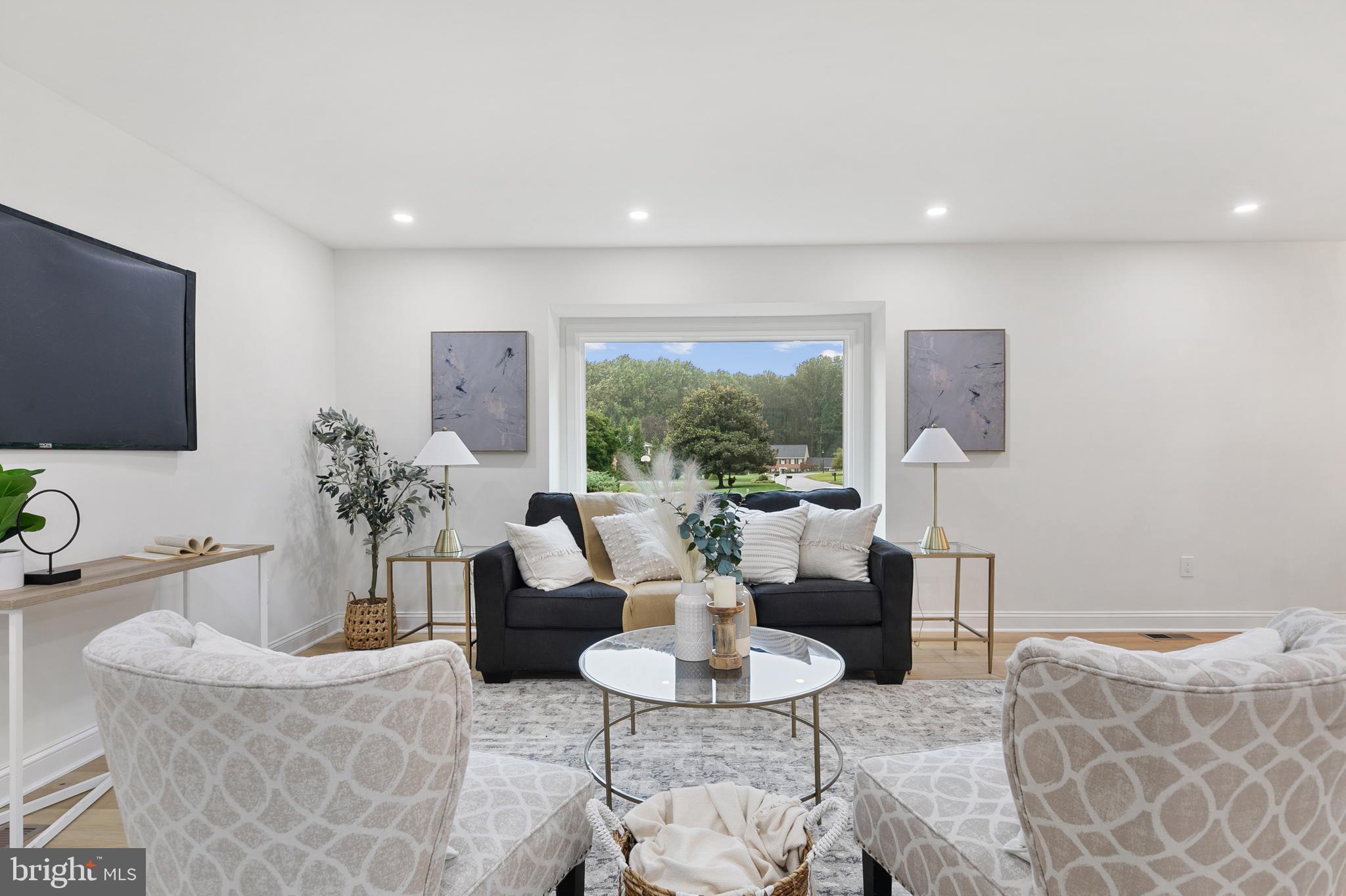 FALLS ESTATES - Residential