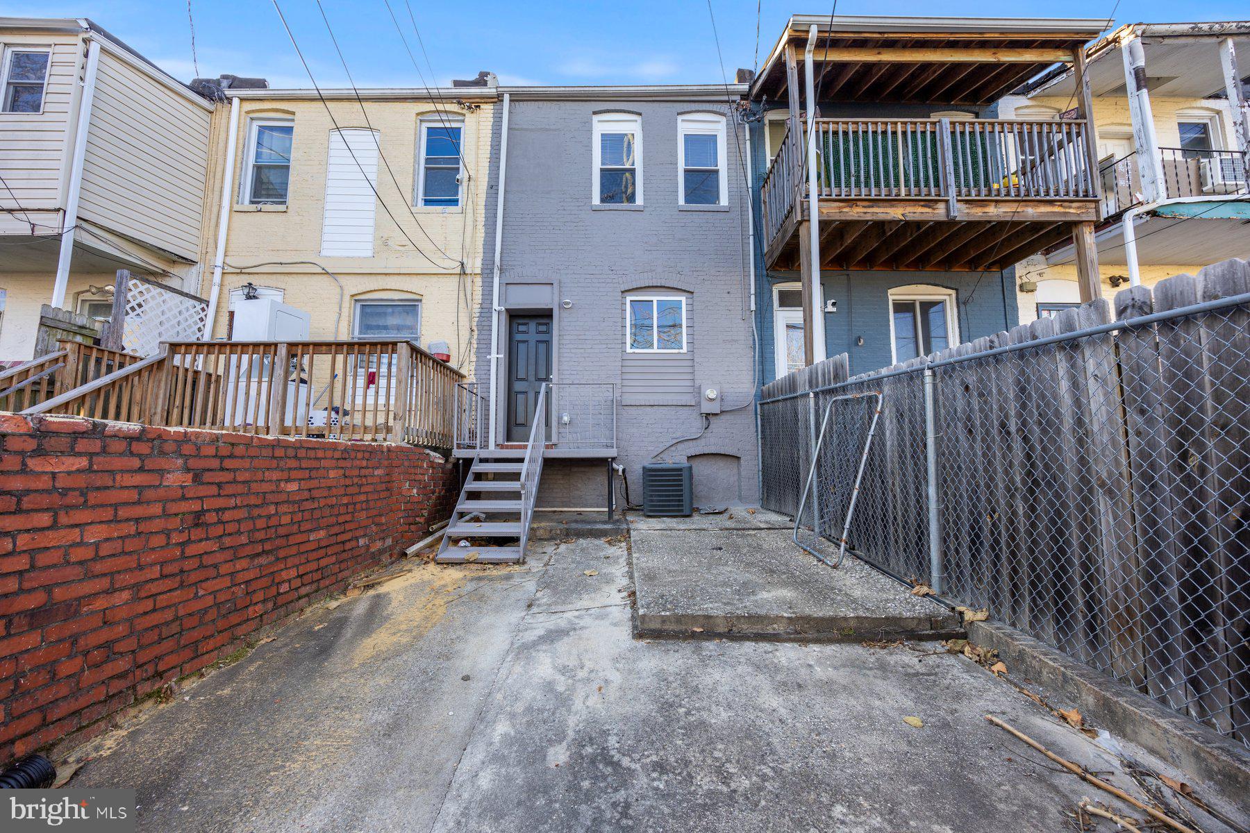 MADISON EASTEND - Residential