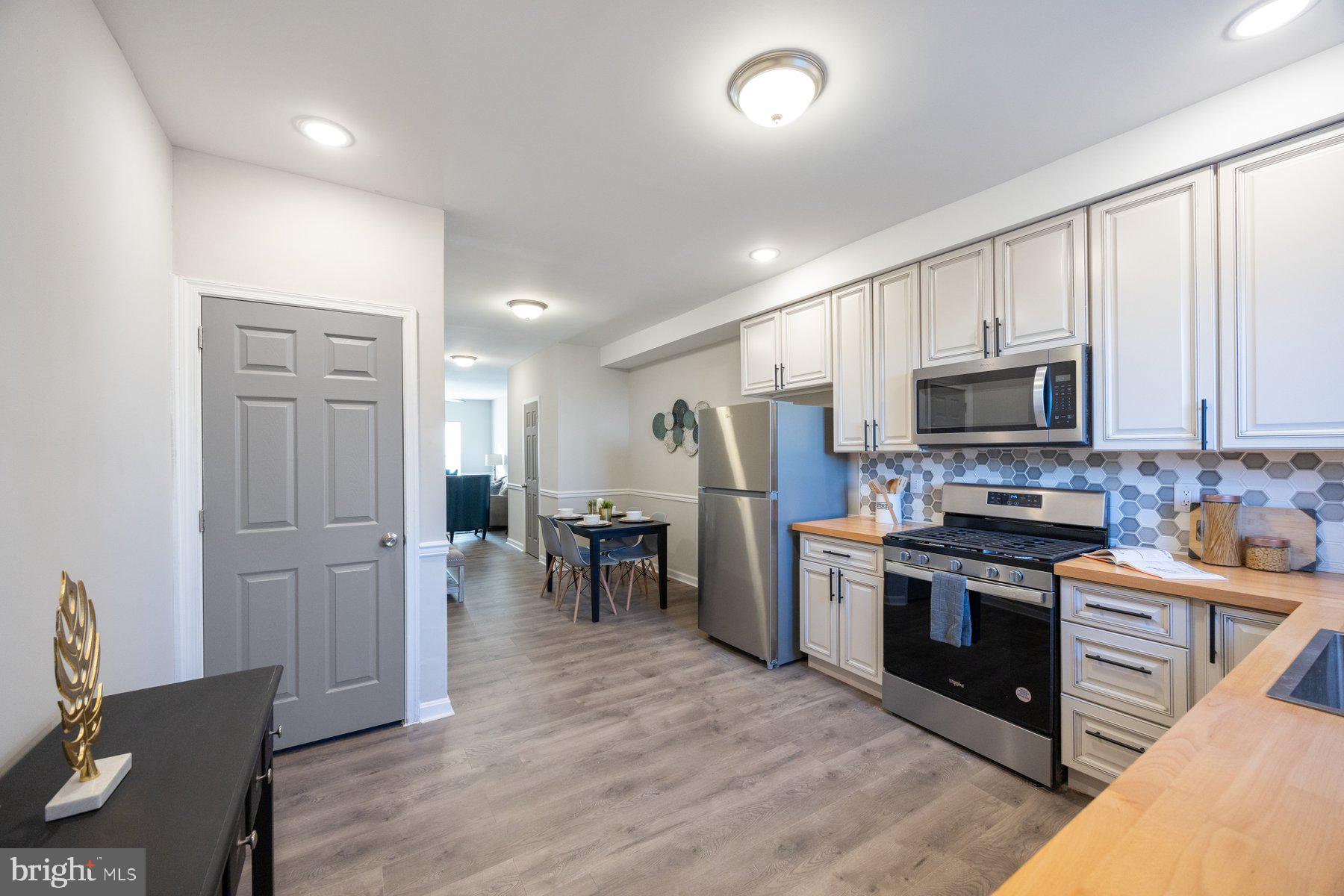 MADISON EASTEND - Residential