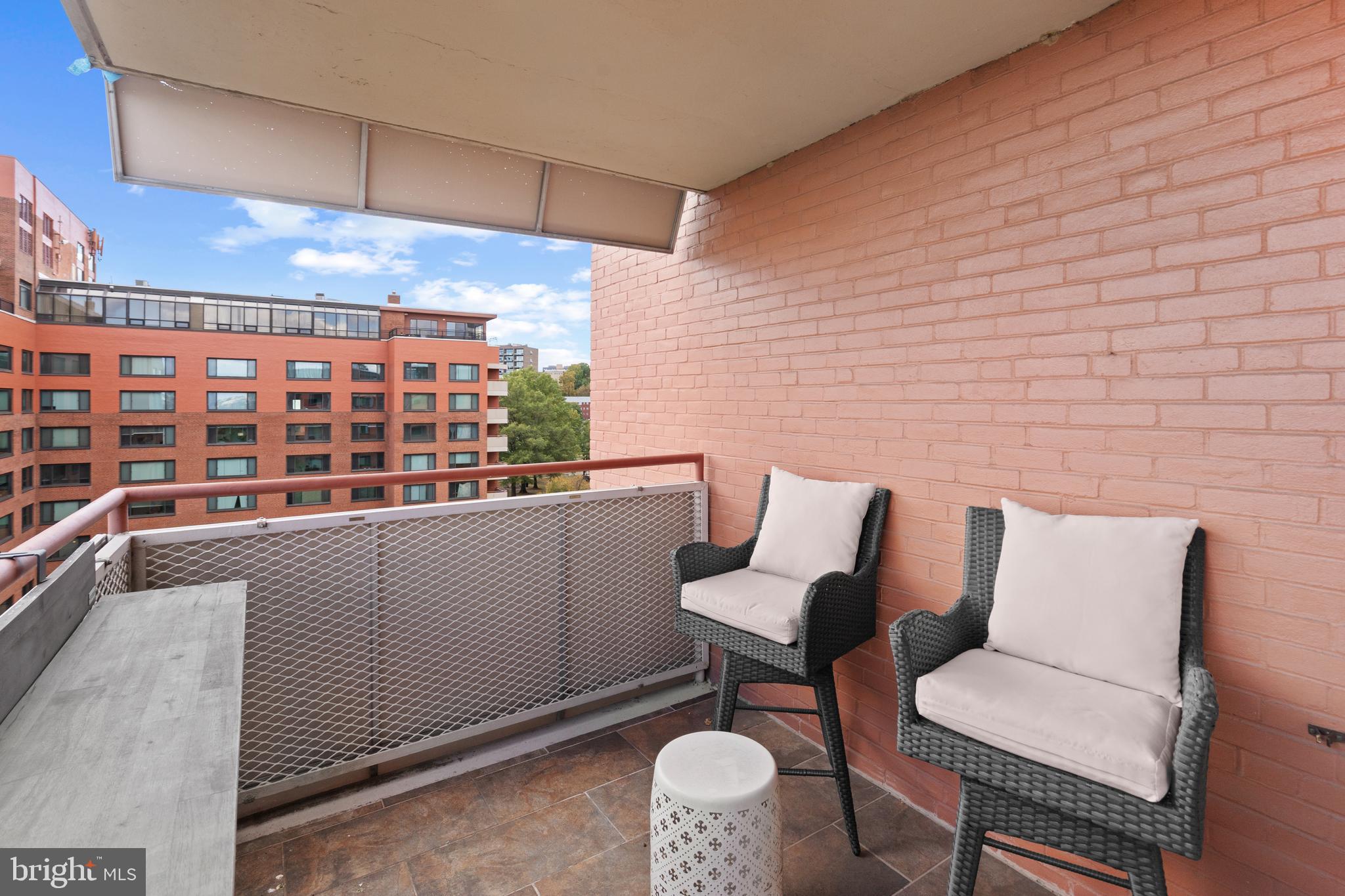 RIVER PLACE - Residential Lease