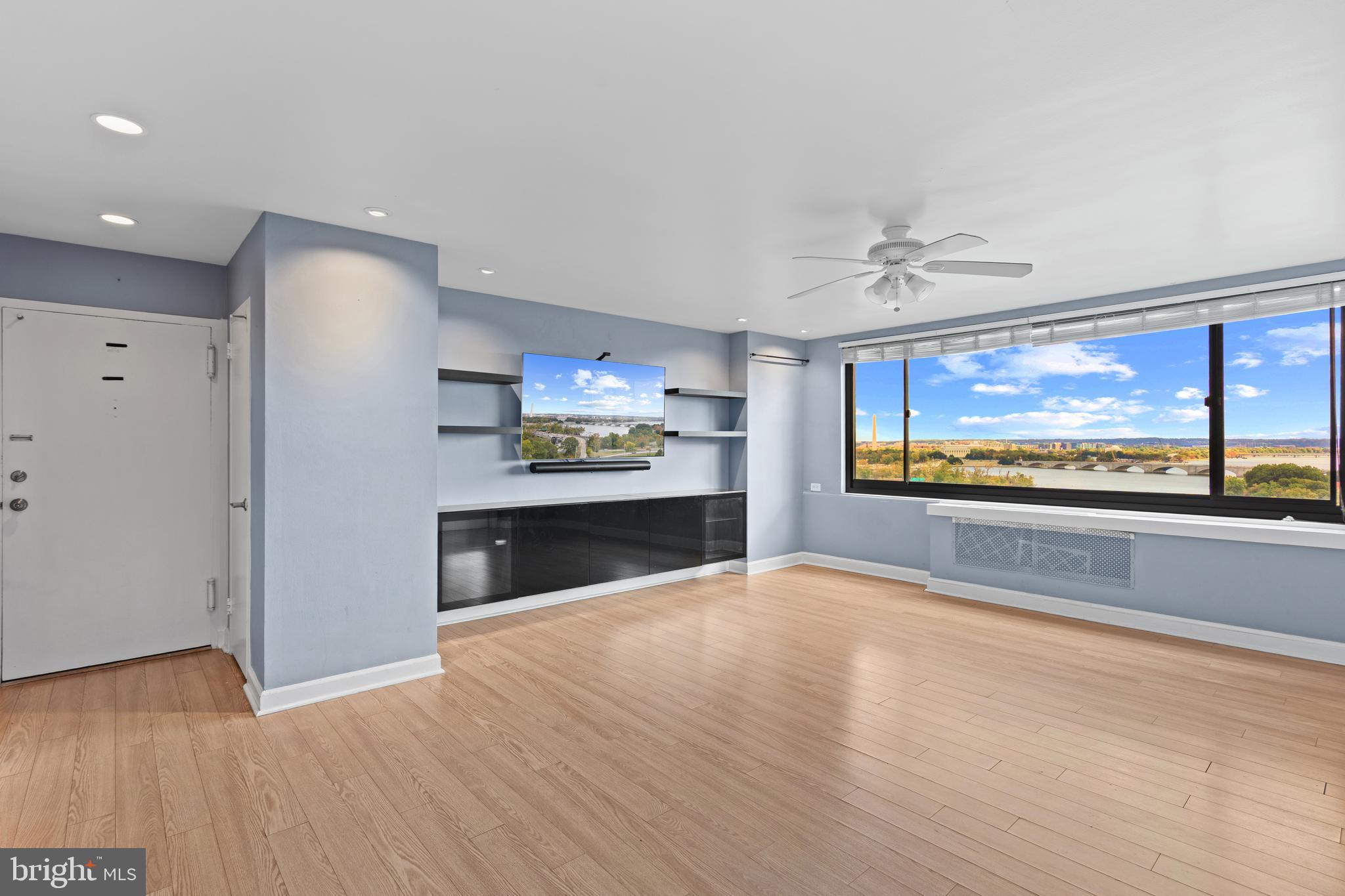 1021 ARLINGTON BOULEVARD N 1131