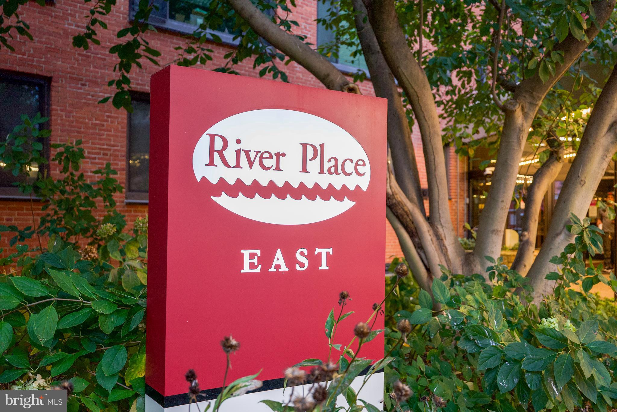 RIVER PLACE - Residential Lease