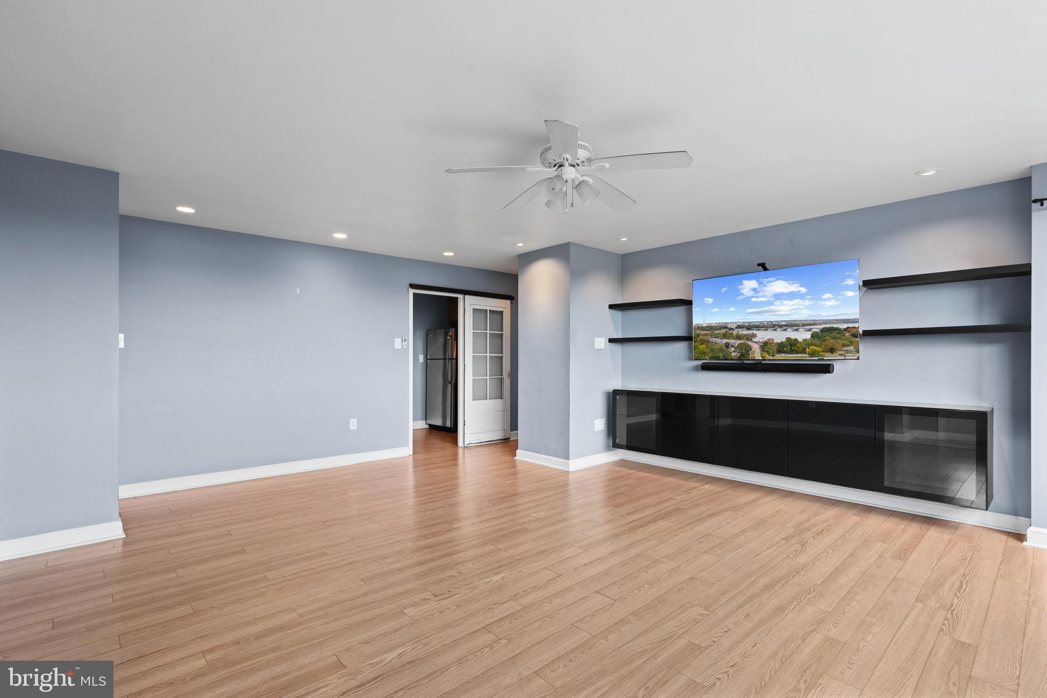 RIVER PLACE - Residential Lease