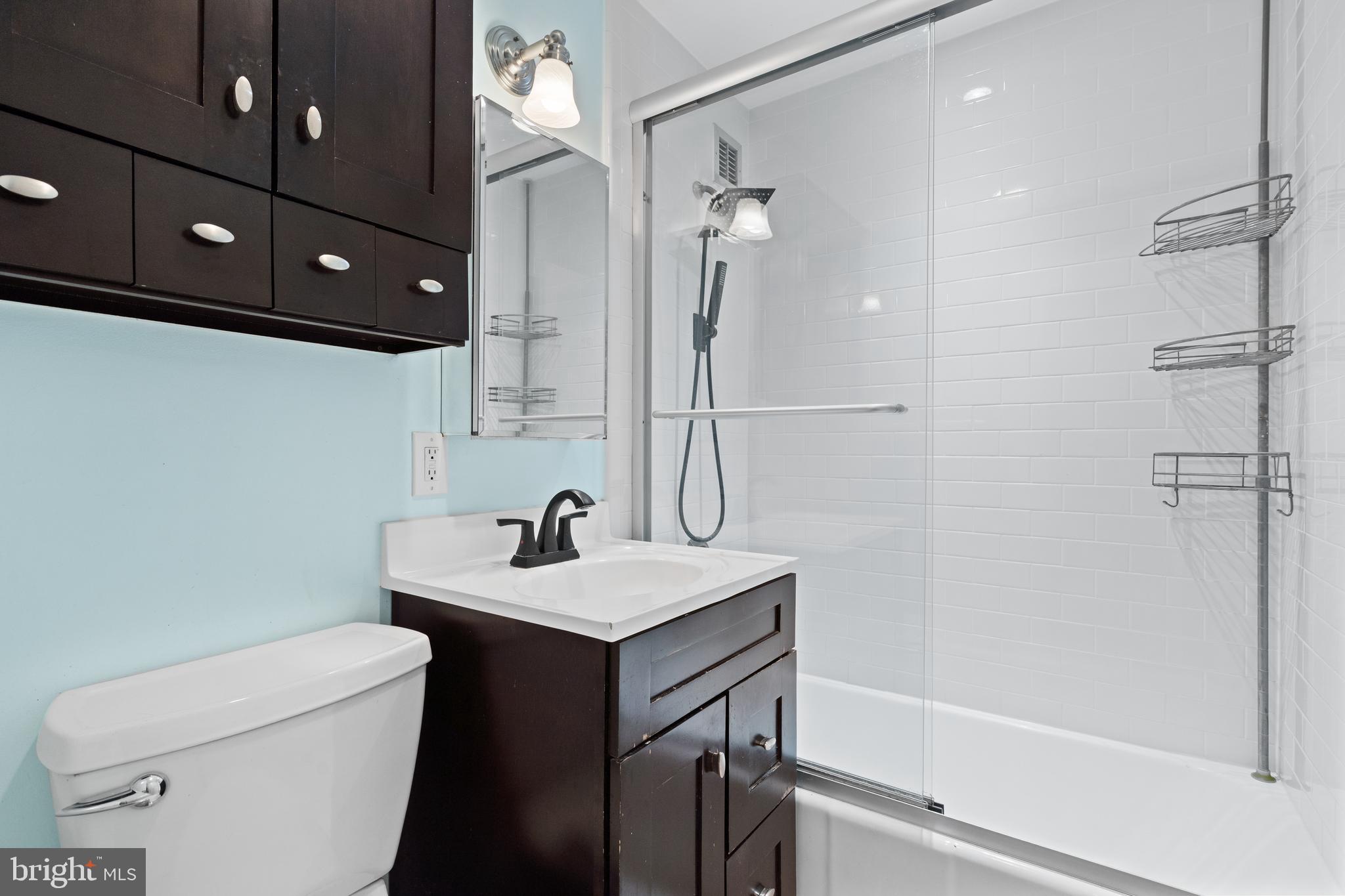 RIVER PLACE - Residential Lease