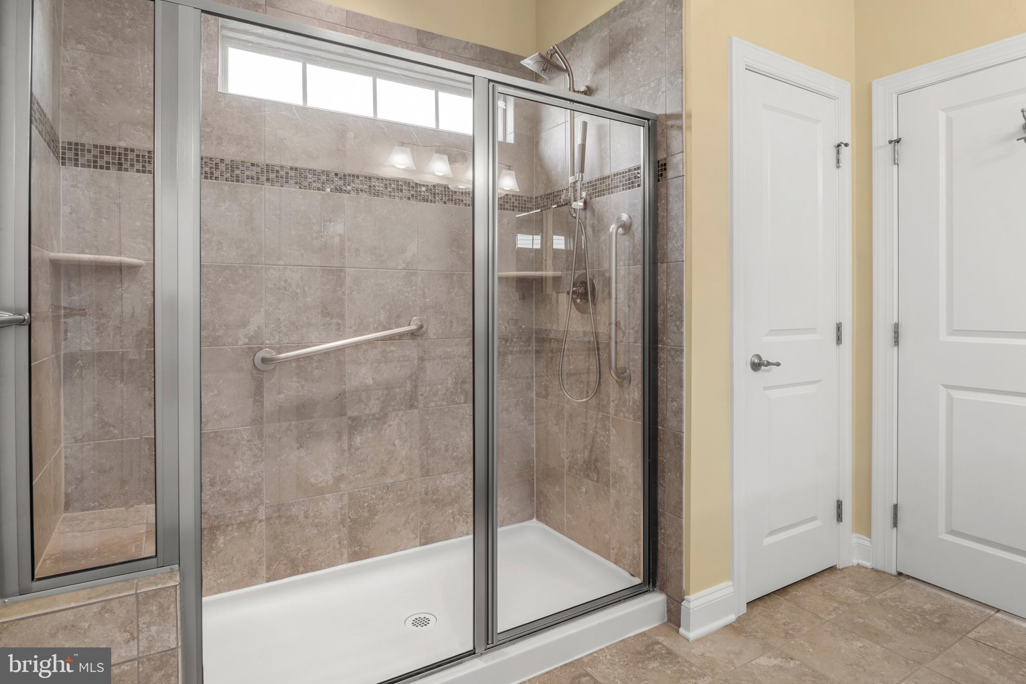 STONELEIGH SUMMIT - Residential