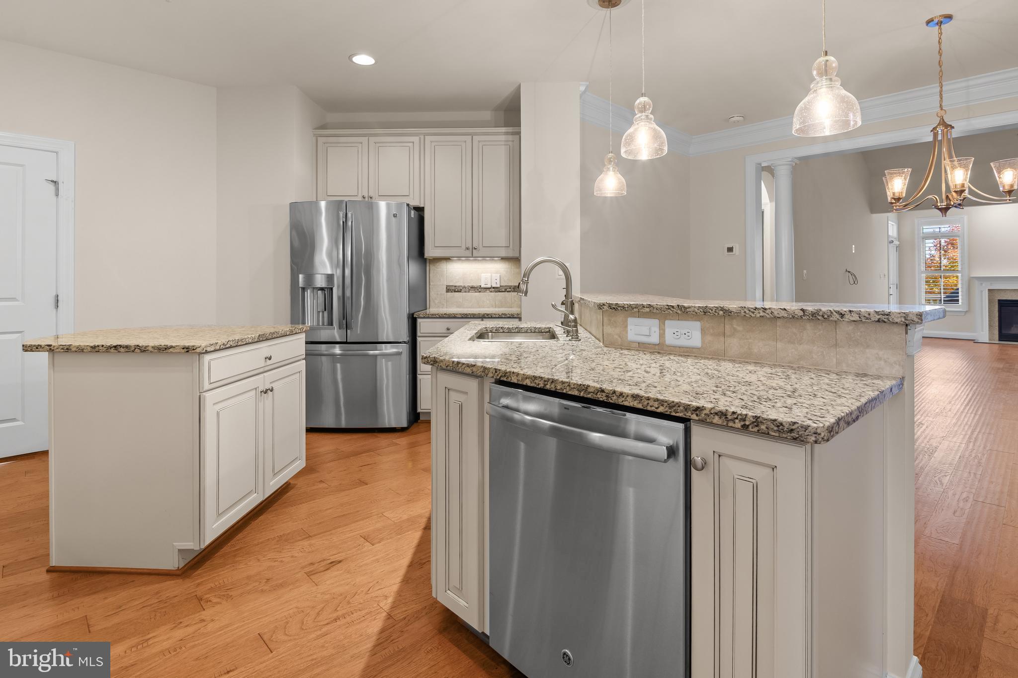 STONELEIGH SUMMIT - Residential