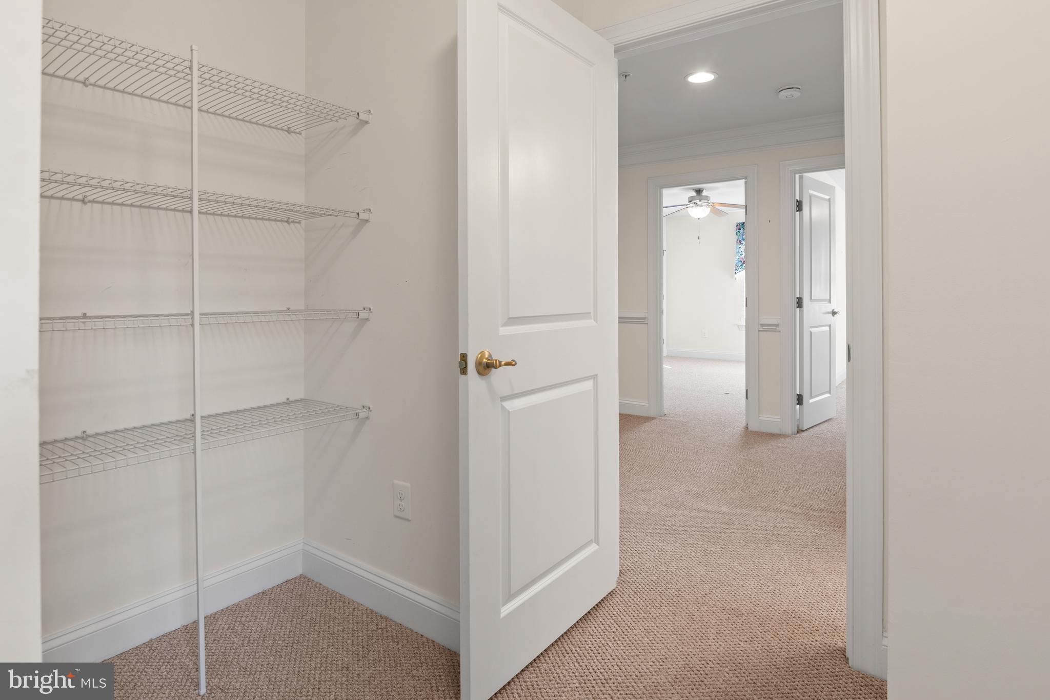 STONELEIGH SUMMIT - Residential