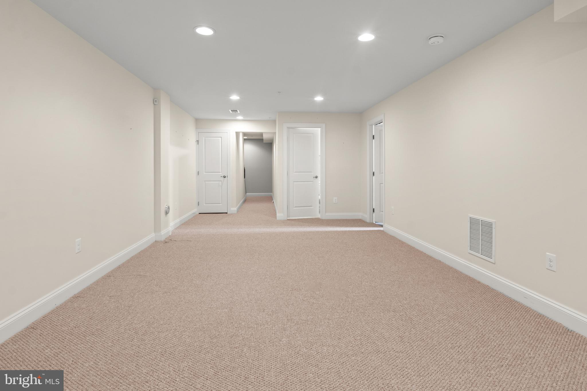 STONELEIGH SUMMIT - Residential