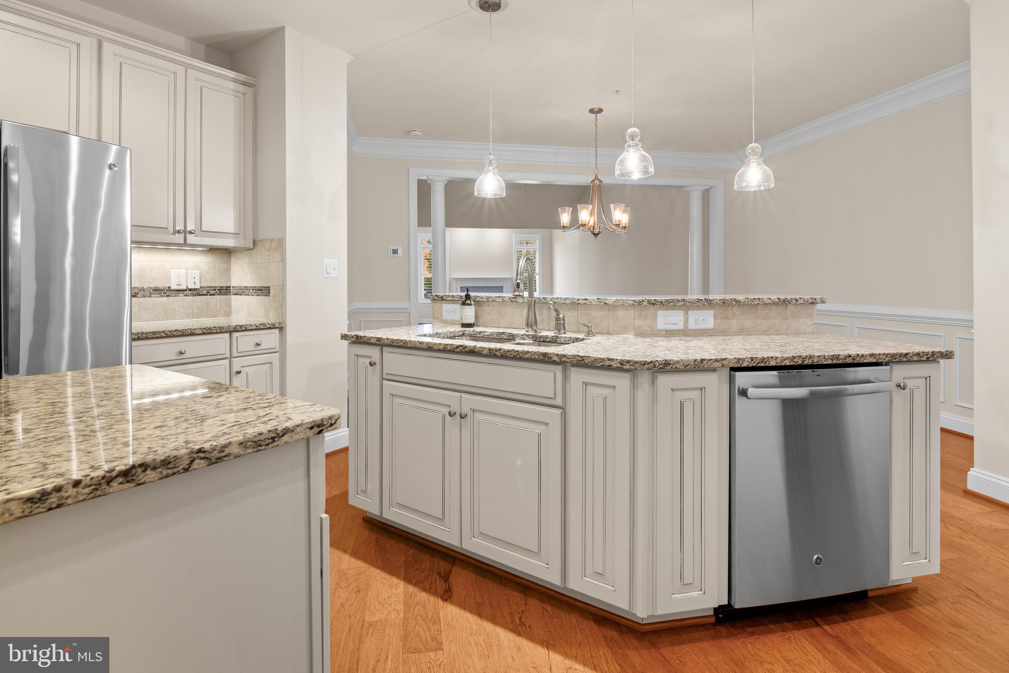 STONELEIGH SUMMIT - Residential