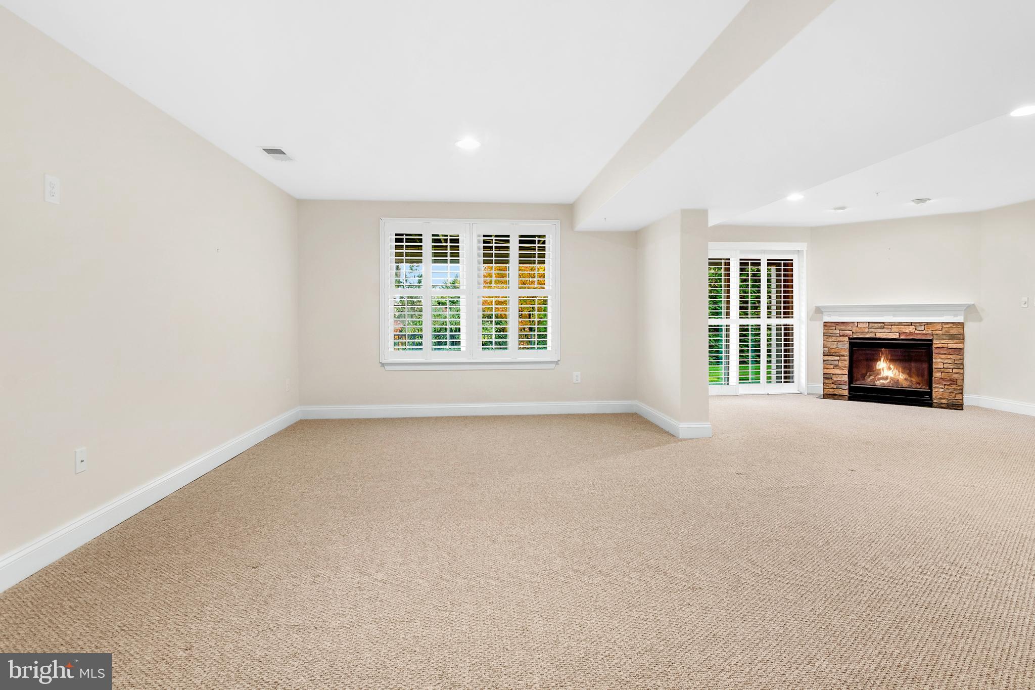 STONELEIGH SUMMIT - Residential