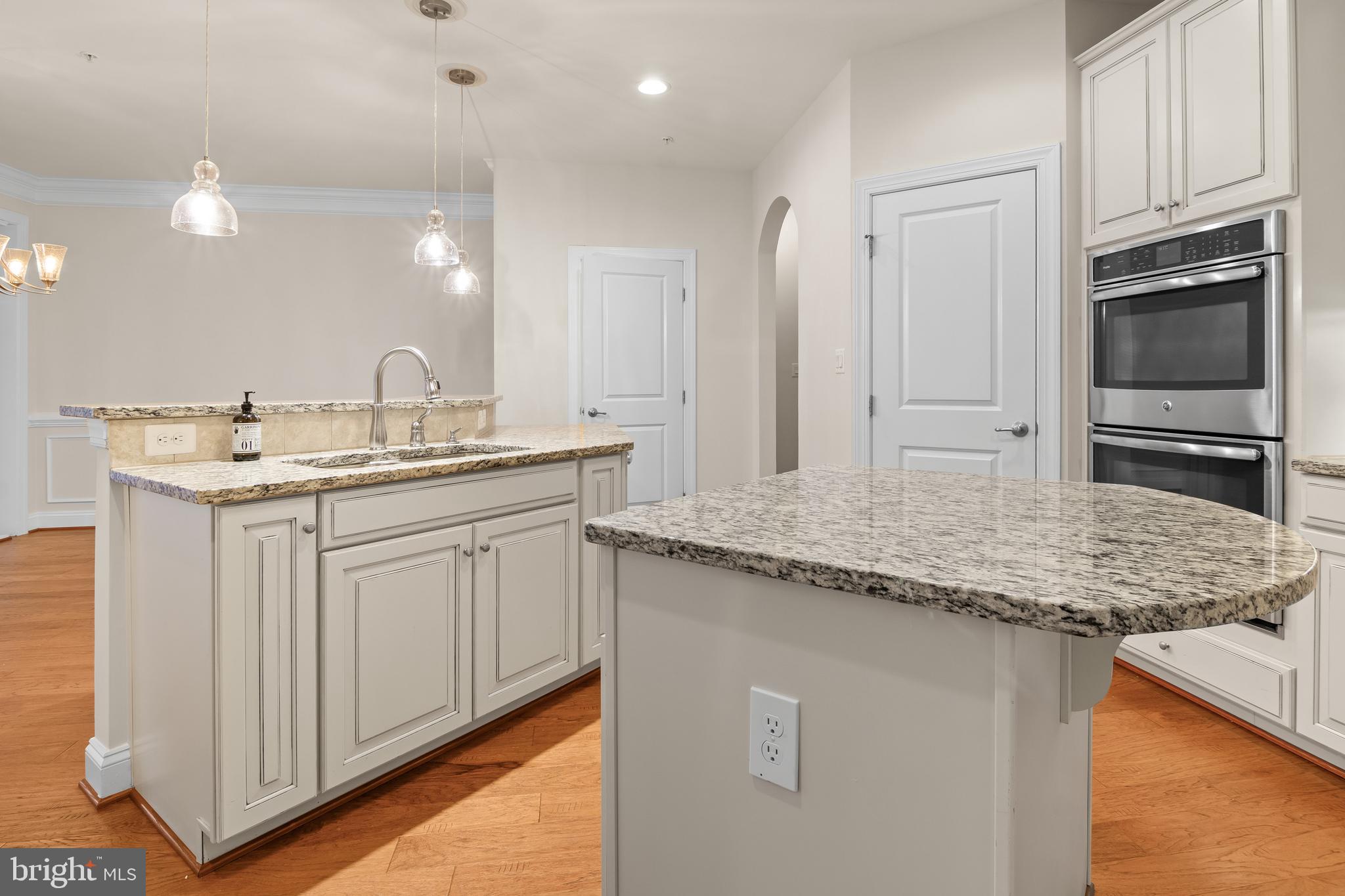 STONELEIGH SUMMIT - Residential