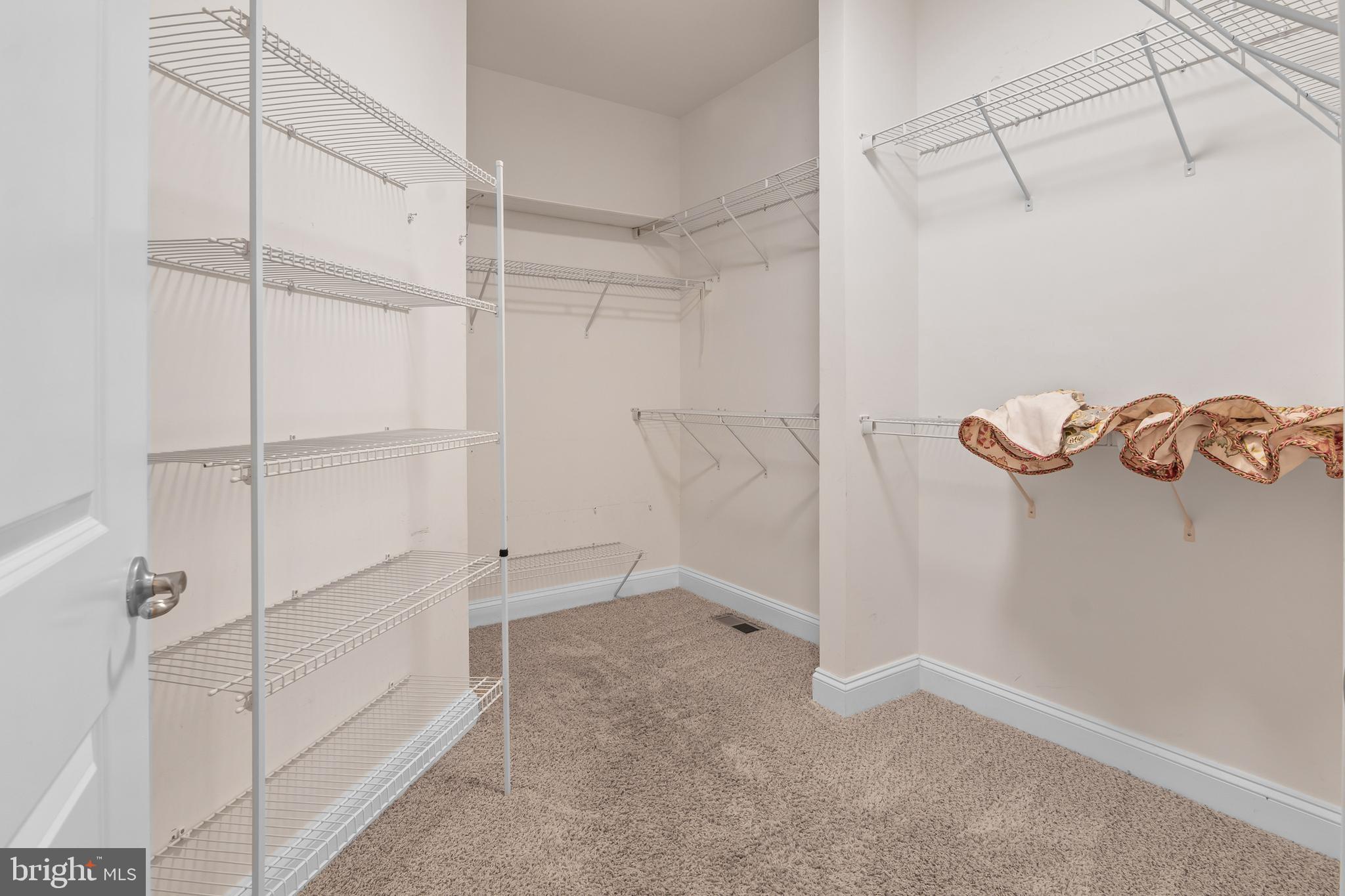 STONELEIGH SUMMIT - Residential