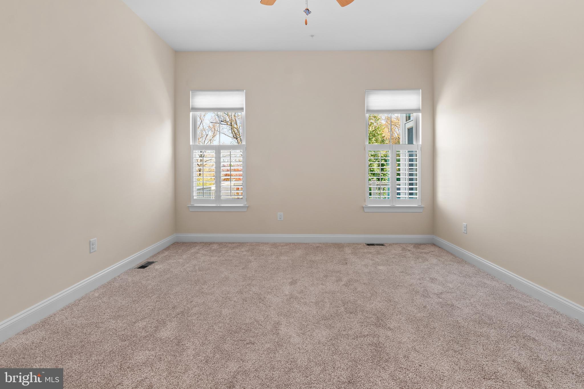 STONELEIGH SUMMIT - Residential