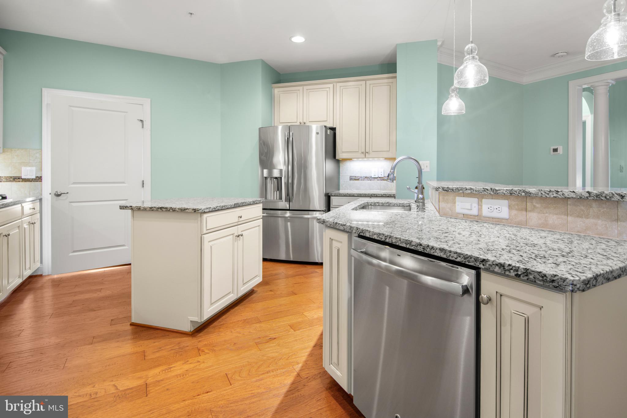 STONELEIGH SUMMIT - Residential