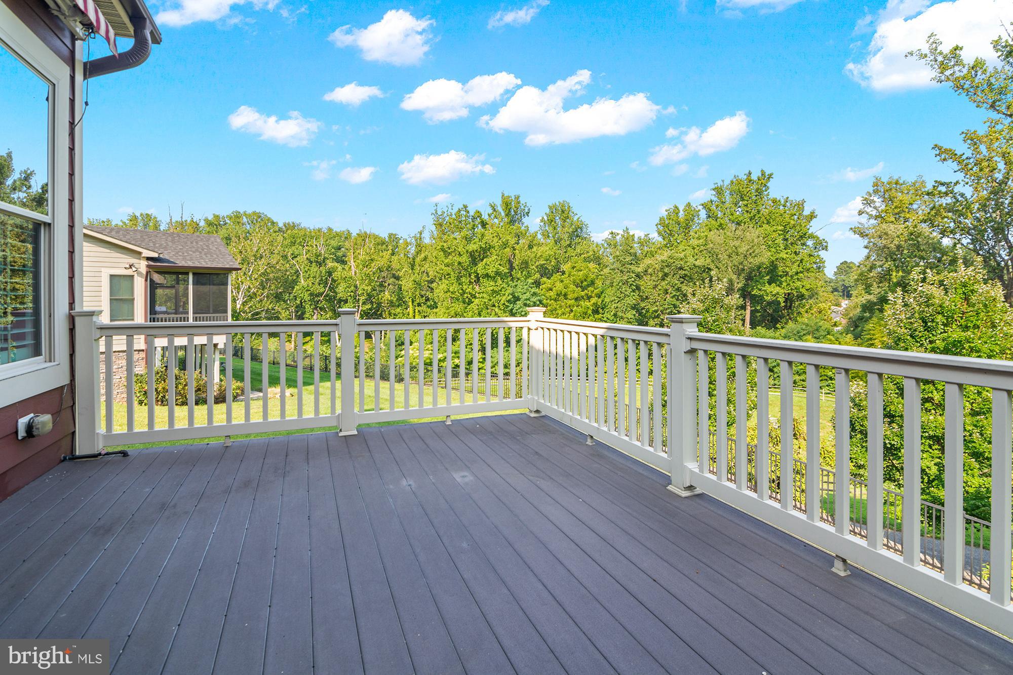 STONELEIGH SUMMIT - Residential