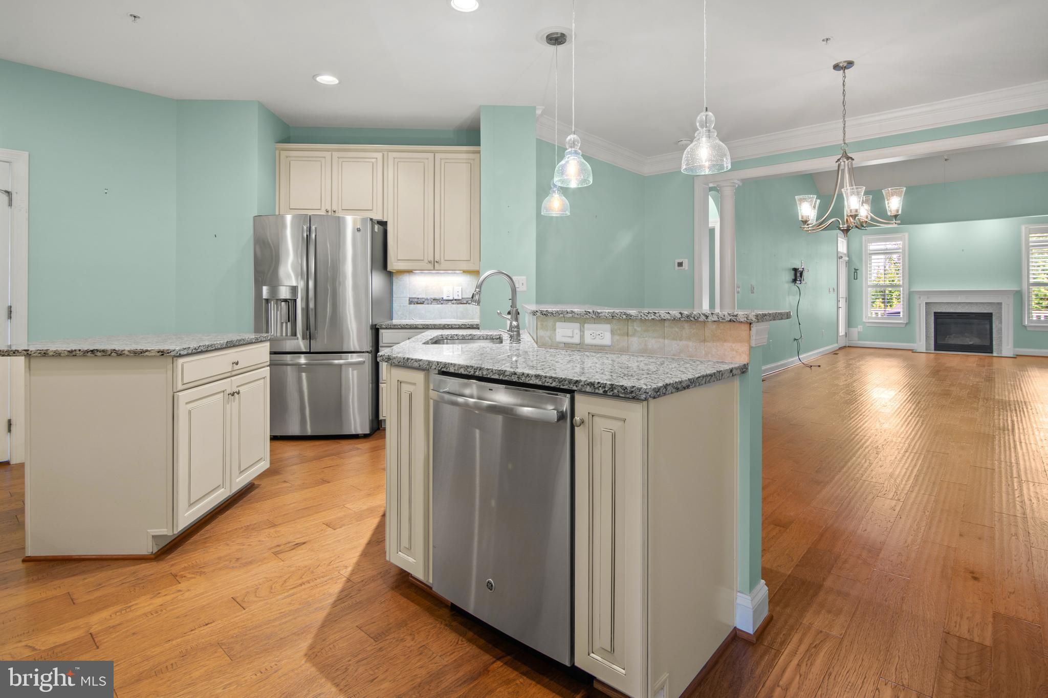 STONELEIGH SUMMIT - Residential