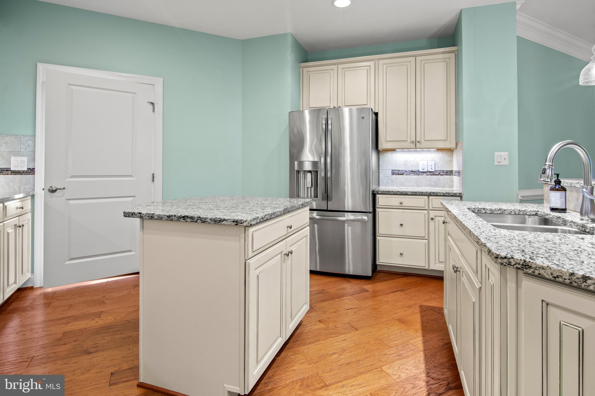 STONELEIGH SUMMIT - Residential