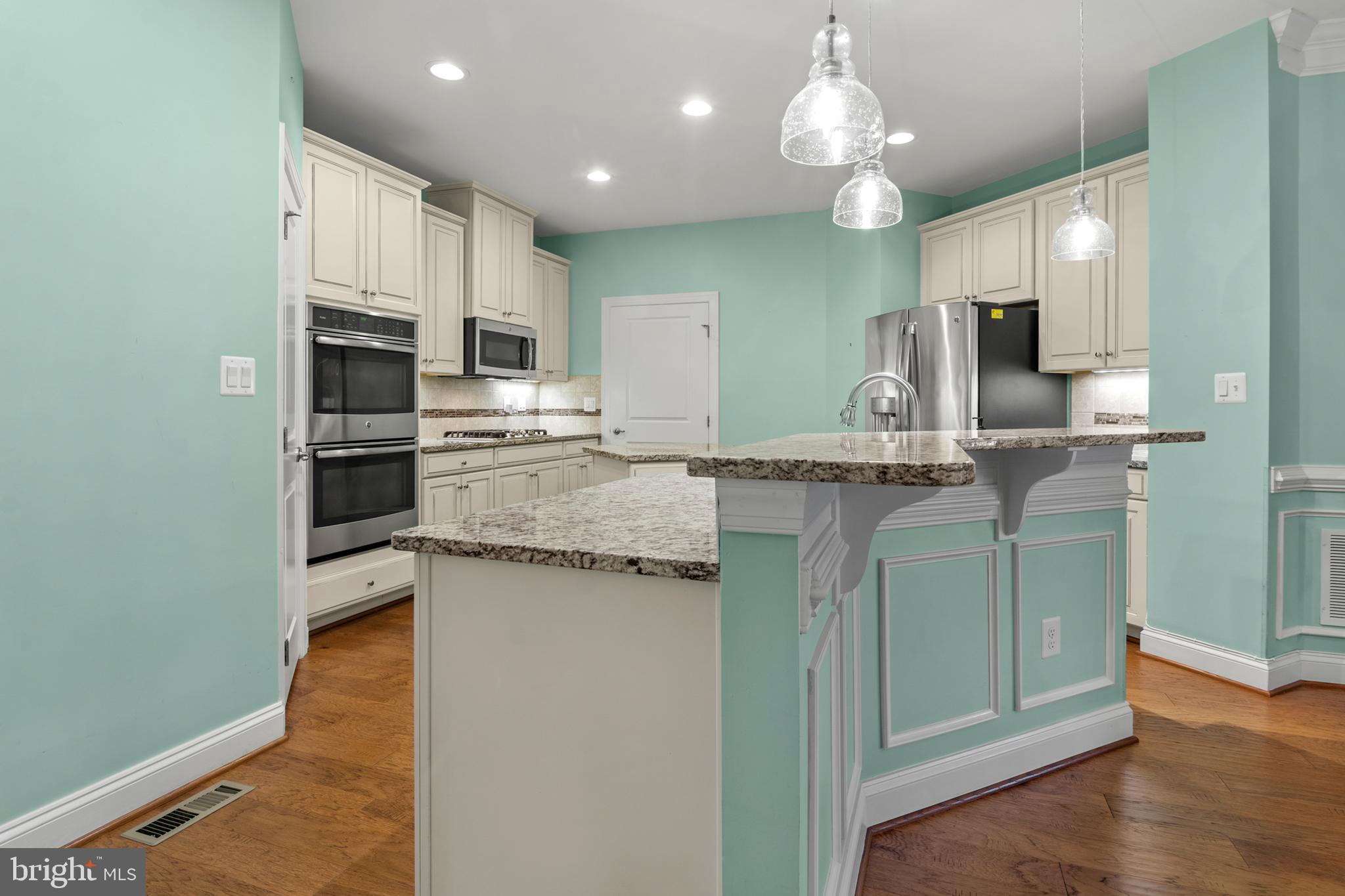 STONELEIGH SUMMIT - Residential