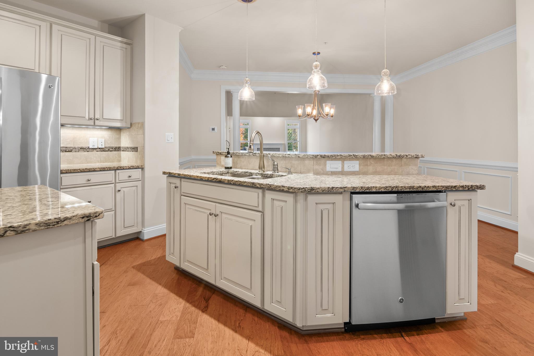 STONELEIGH SUMMIT - Residential