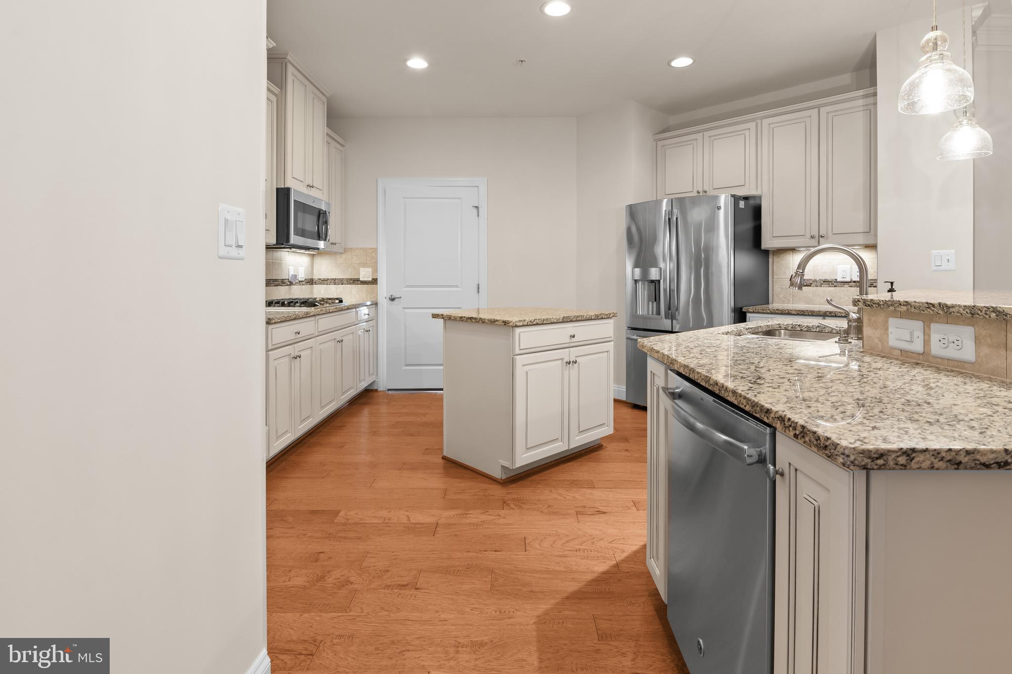 STONELEIGH SUMMIT - Residential