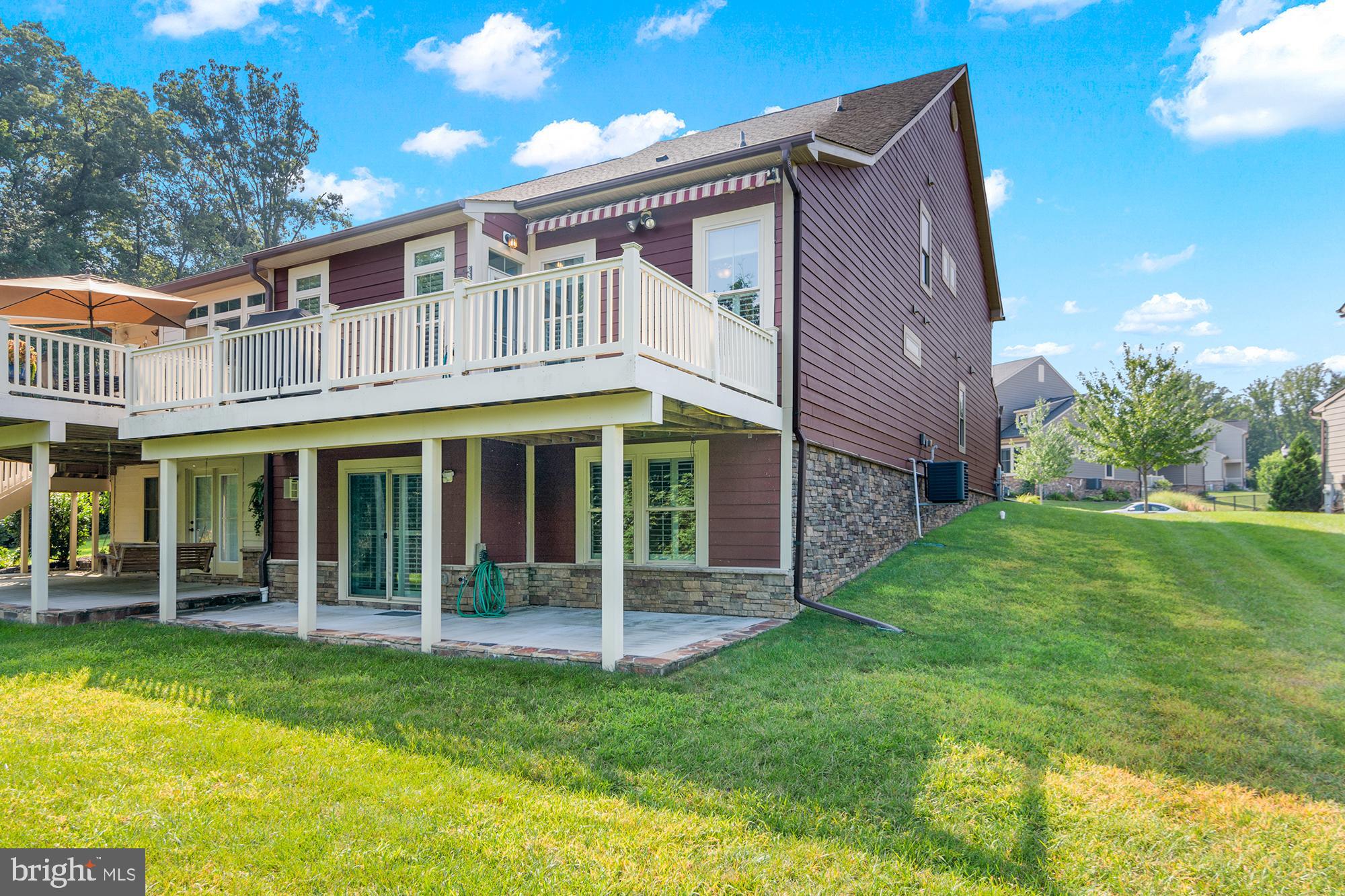 STONELEIGH SUMMIT - Residential