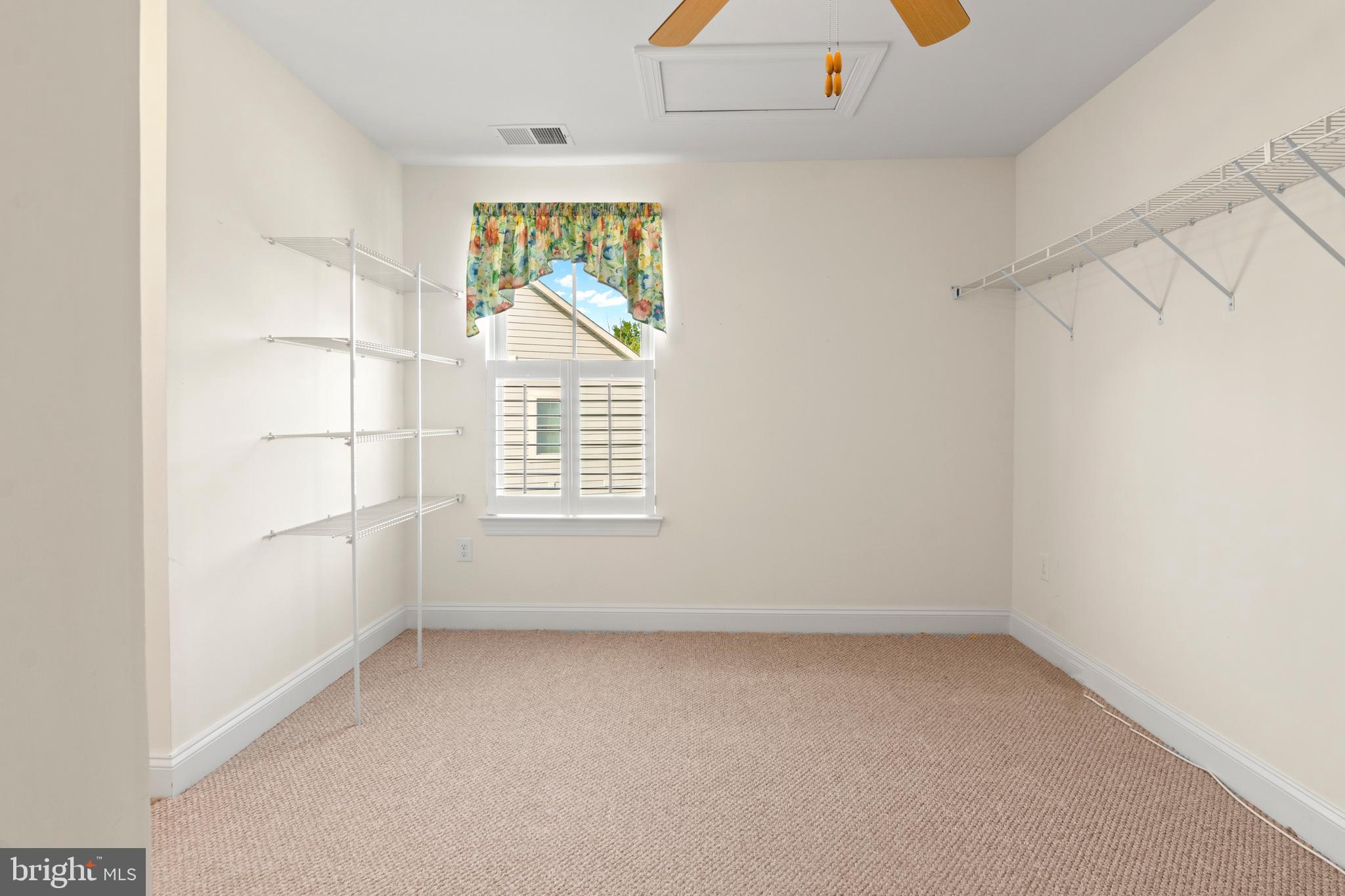 STONELEIGH SUMMIT - Residential