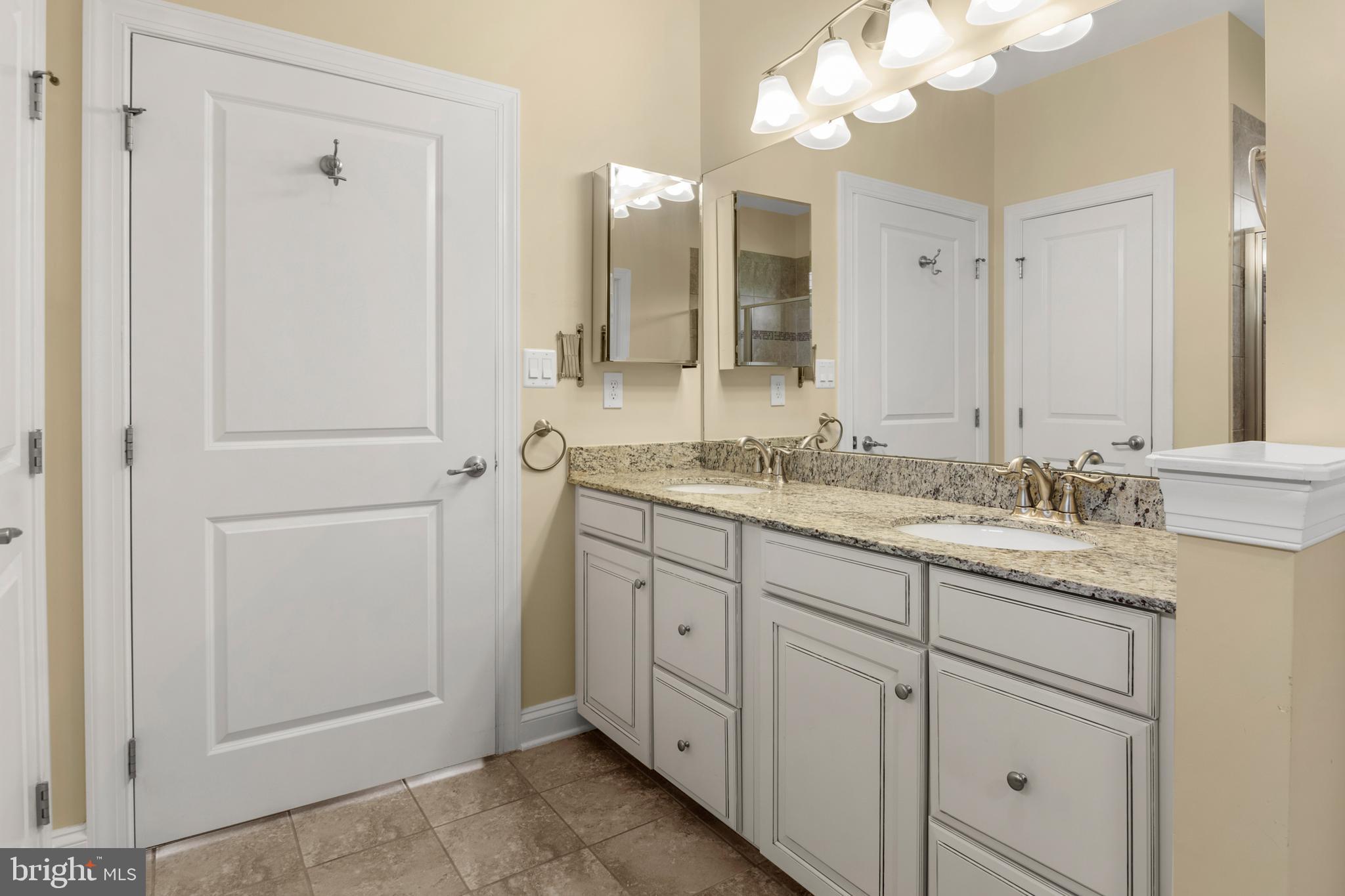 STONELEIGH SUMMIT - Residential