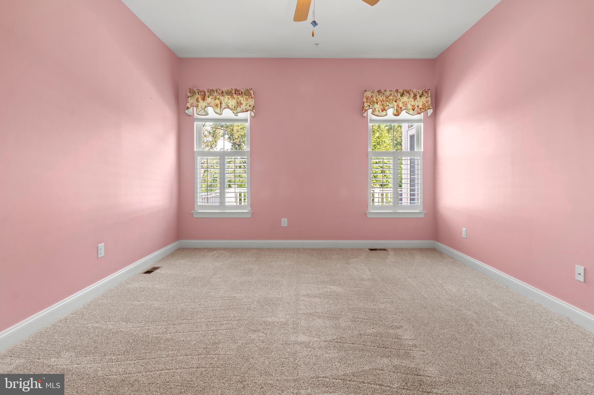 STONELEIGH SUMMIT - Residential