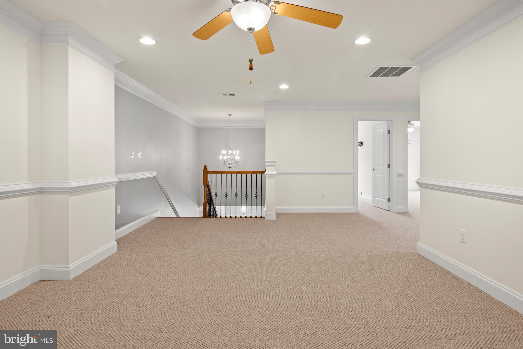 STONELEIGH SUMMIT - Residential