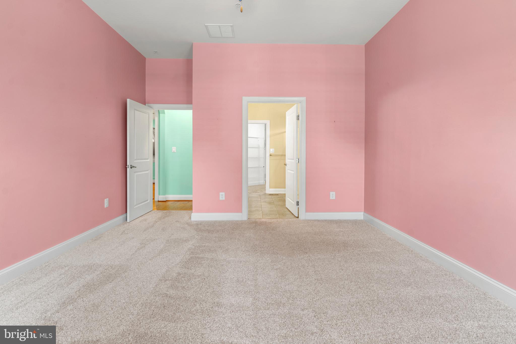 STONELEIGH SUMMIT - Residential