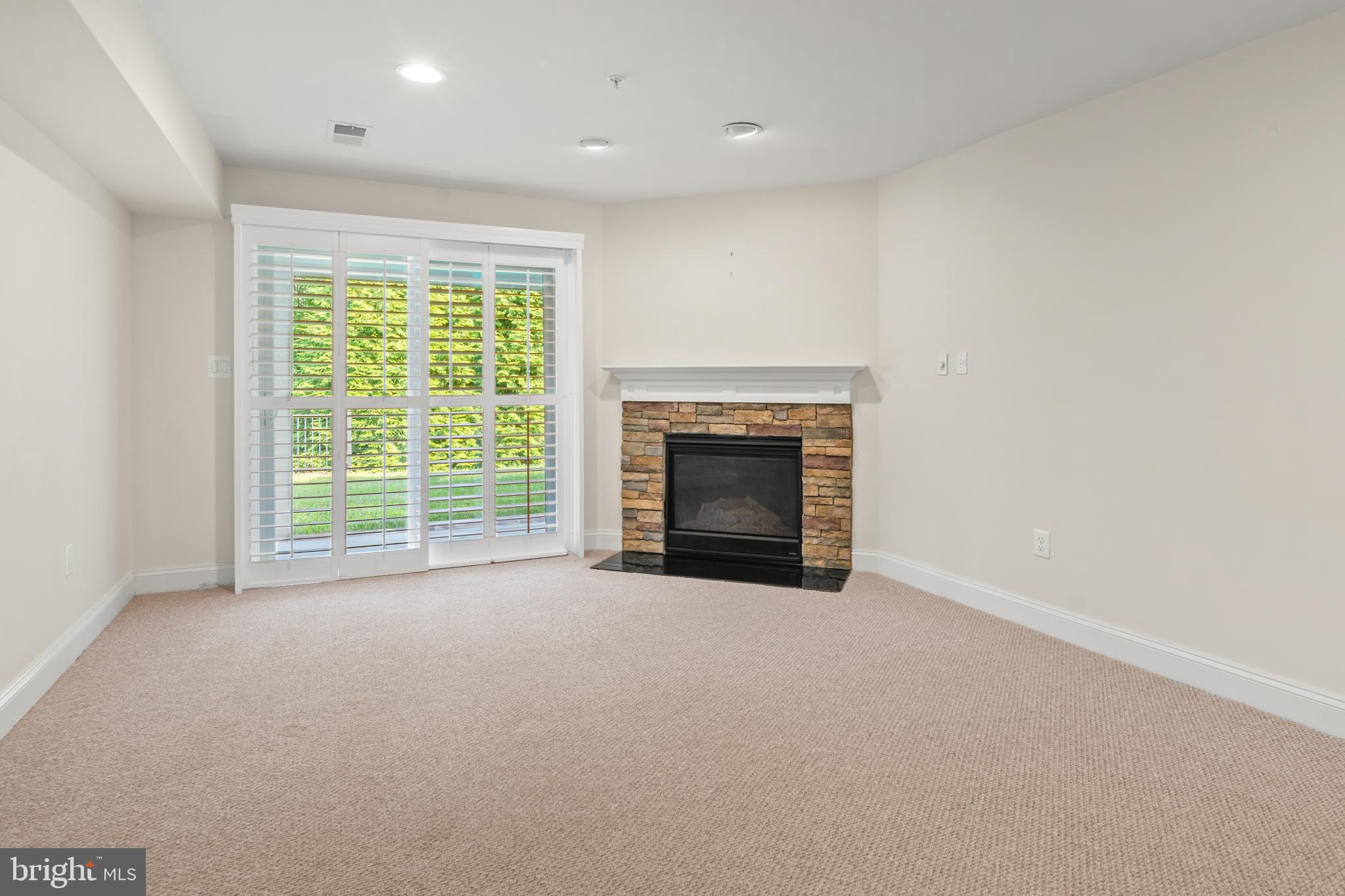 STONELEIGH SUMMIT - Residential