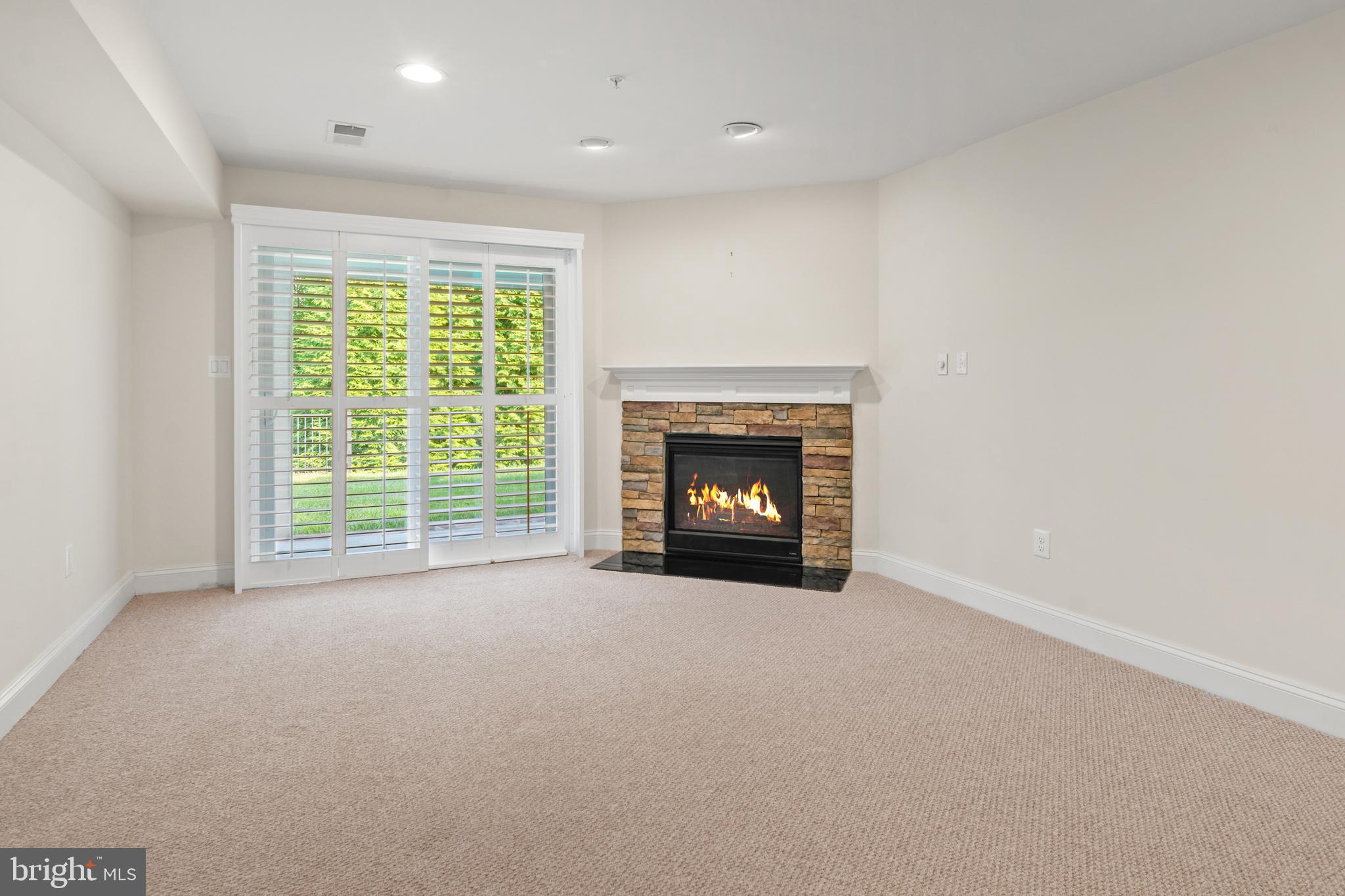 STONELEIGH SUMMIT - Residential