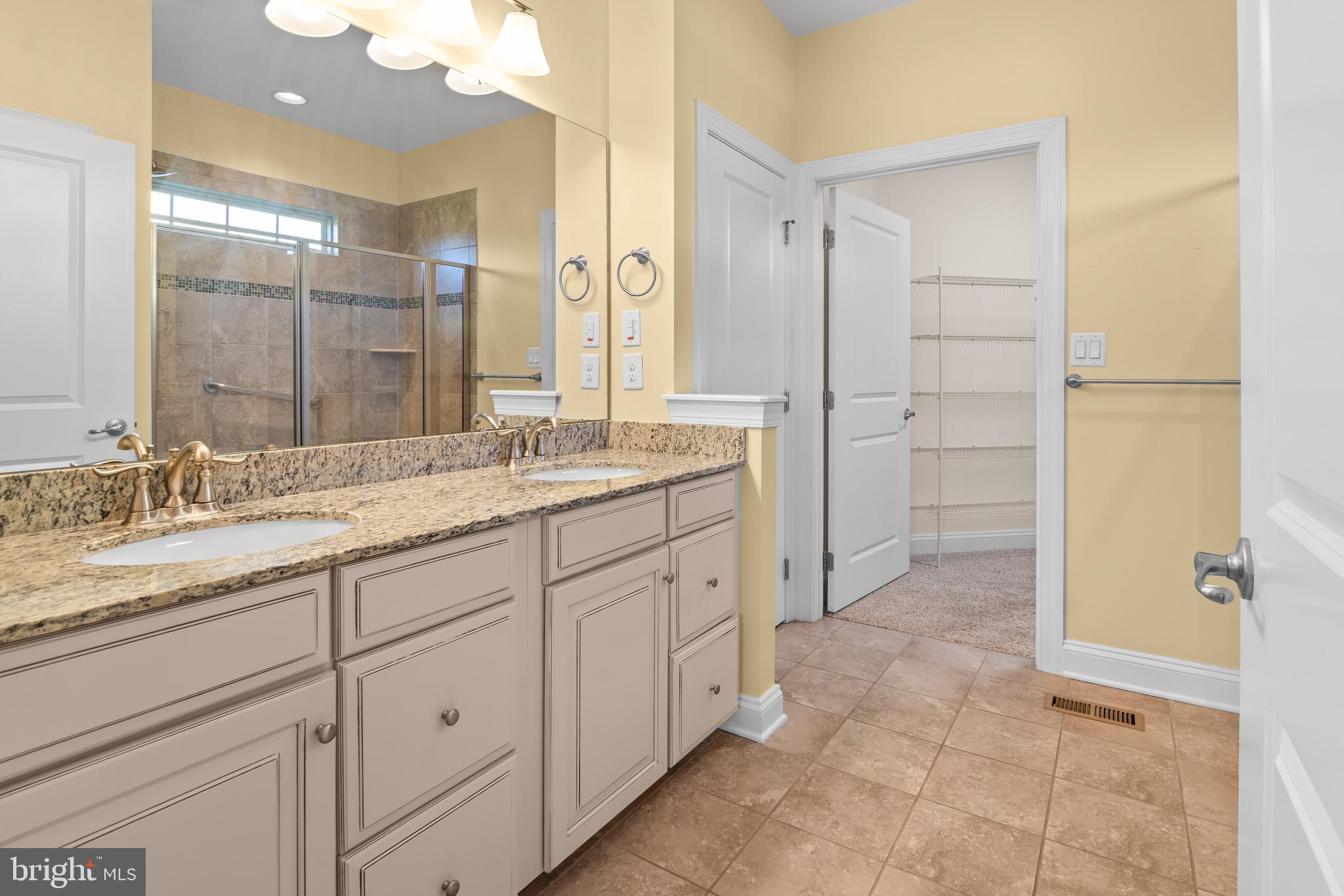 STONELEIGH SUMMIT - Residential