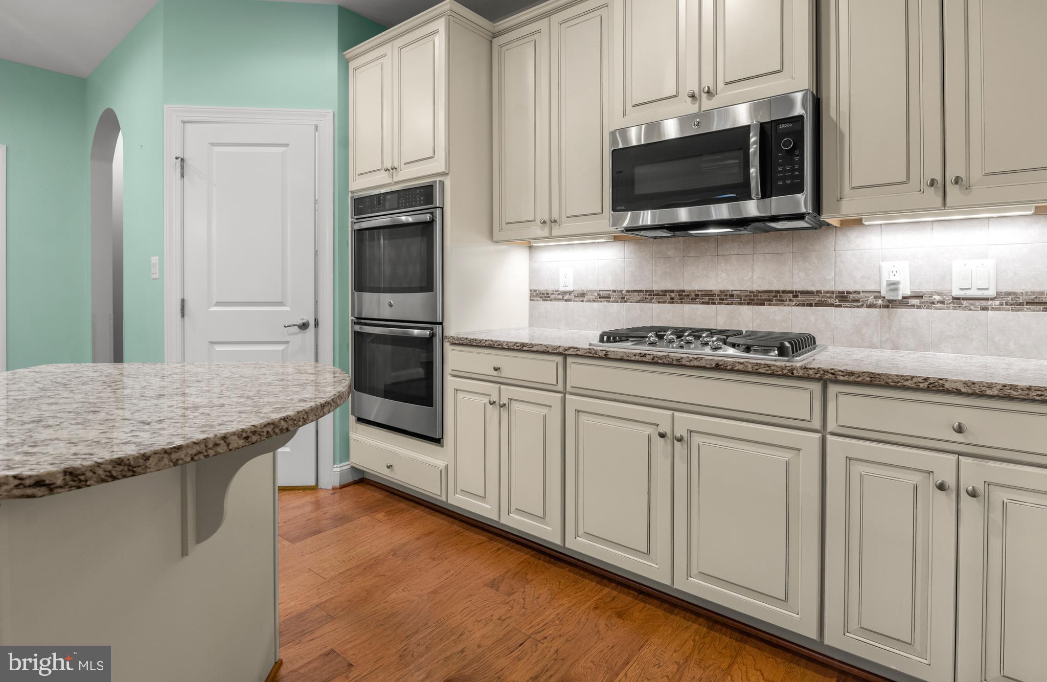 STONELEIGH SUMMIT - Residential