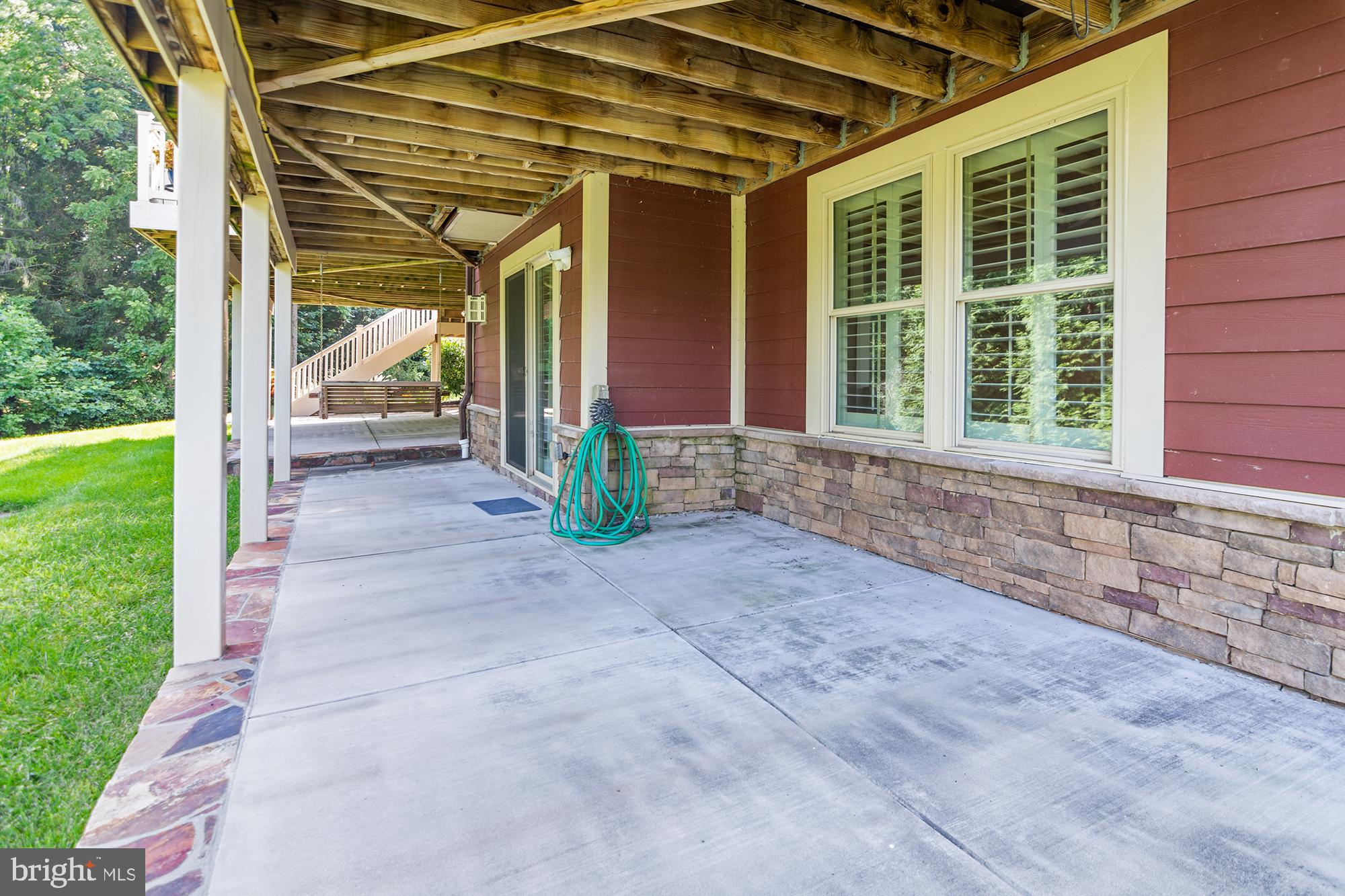 STONELEIGH SUMMIT - Residential